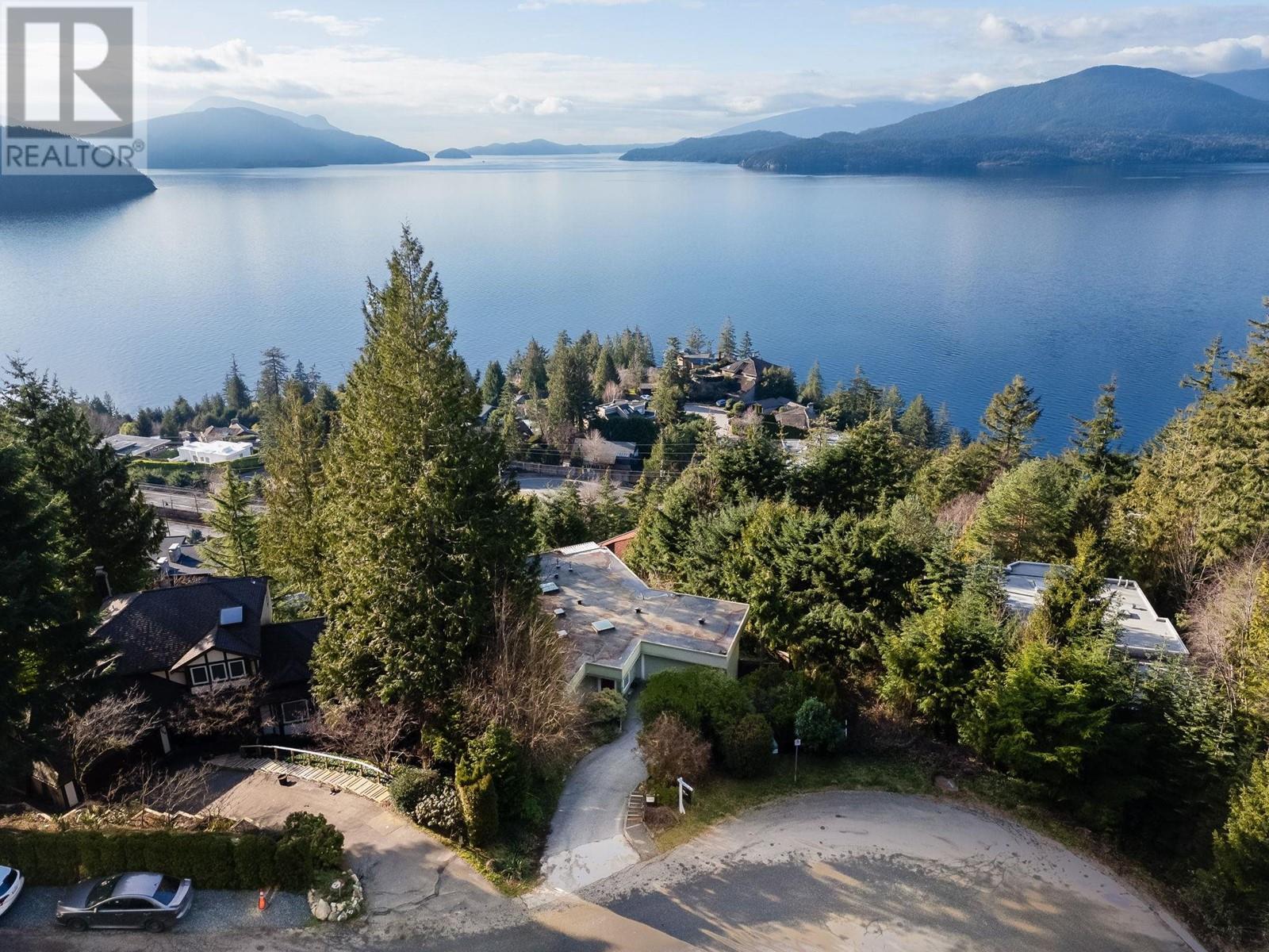 350 Kelvin Grove Way, Lions Bay, British Columbia  V0N 2E0 - Photo 37 - R2962935