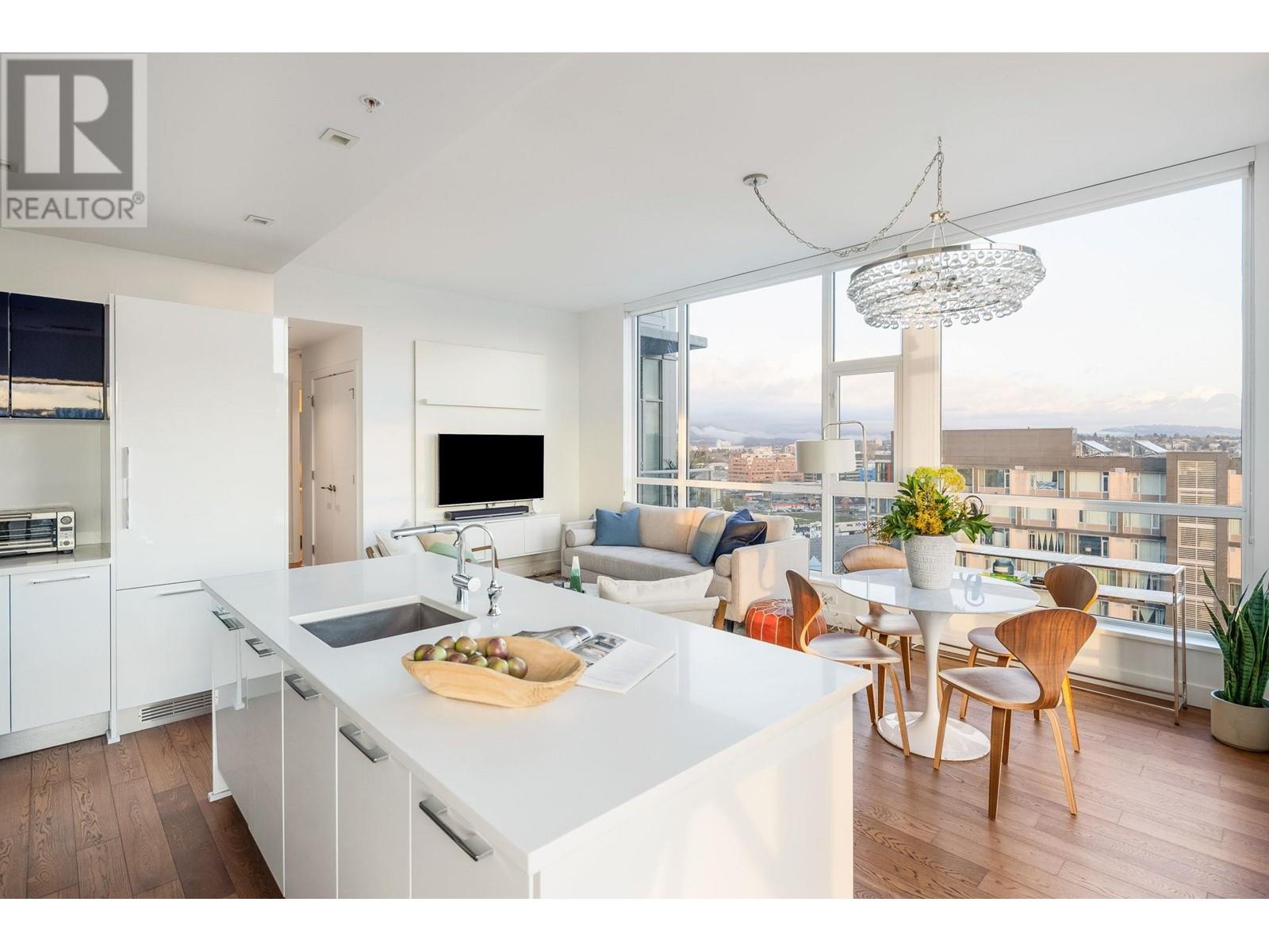 Listing Picture 8 of 40 : 1601 108 E 1ST AVENUE, Vancouver / 溫哥華 - 魯藝地產 Yvonne Lu Group - MLS Medallion Club Member