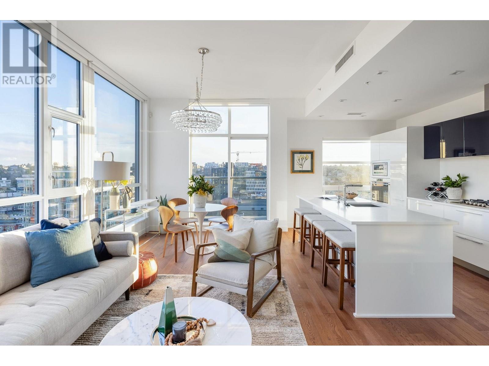 Listing Picture 6 of 40 : 1601 108 E 1ST AVENUE, Vancouver / 溫哥華 - 魯藝地產 Yvonne Lu Group - MLS Medallion Club Member