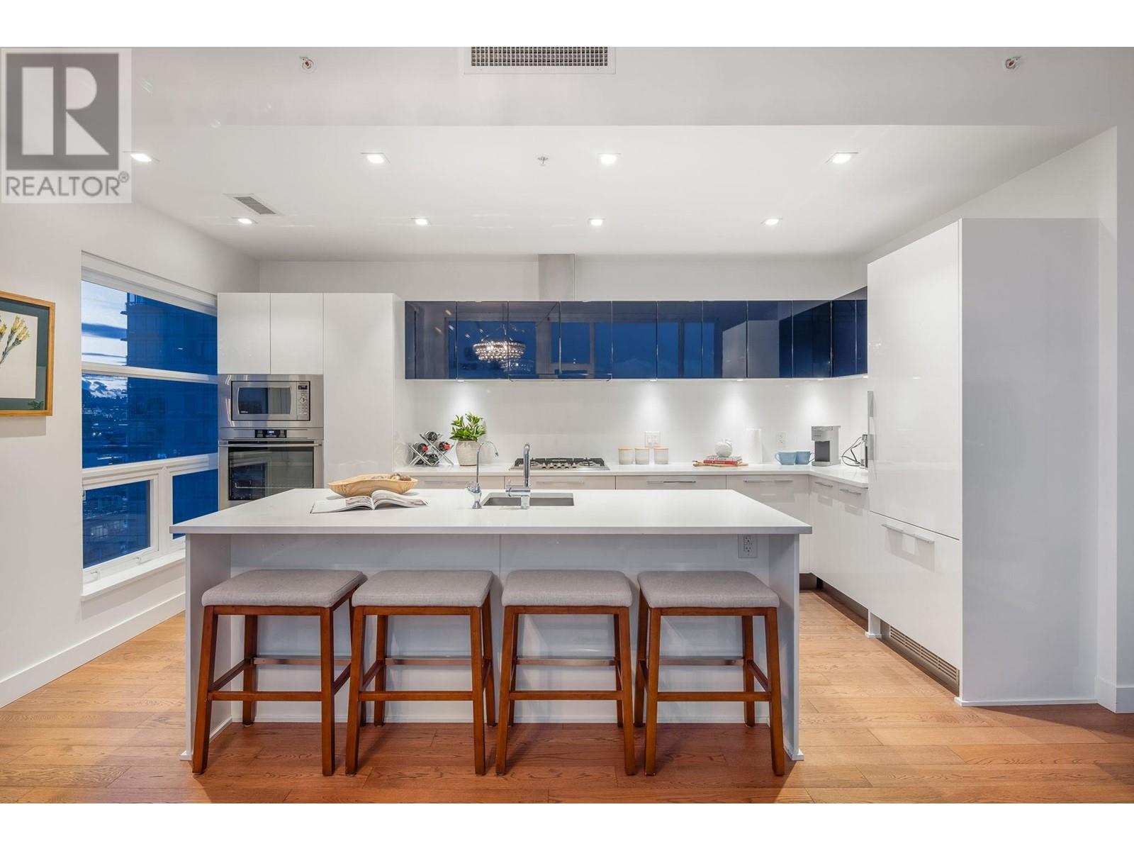 Listing Picture 16 of 40 : 1601 108 E 1ST AVENUE, Vancouver / 溫哥華 - 魯藝地產 Yvonne Lu Group - MLS Medallion Club Member