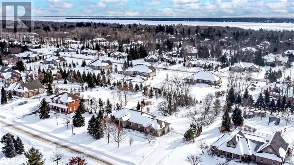 32 Basswood Circle, Oro-Medonte, Ontario  L0L 2L0 - Photo 3 - 40701411