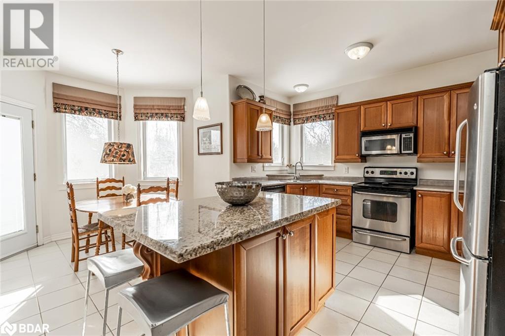 32 Basswood Circle, Oro-Medonte, Ontario  L0L 2L0 - Photo 4 - 40701411