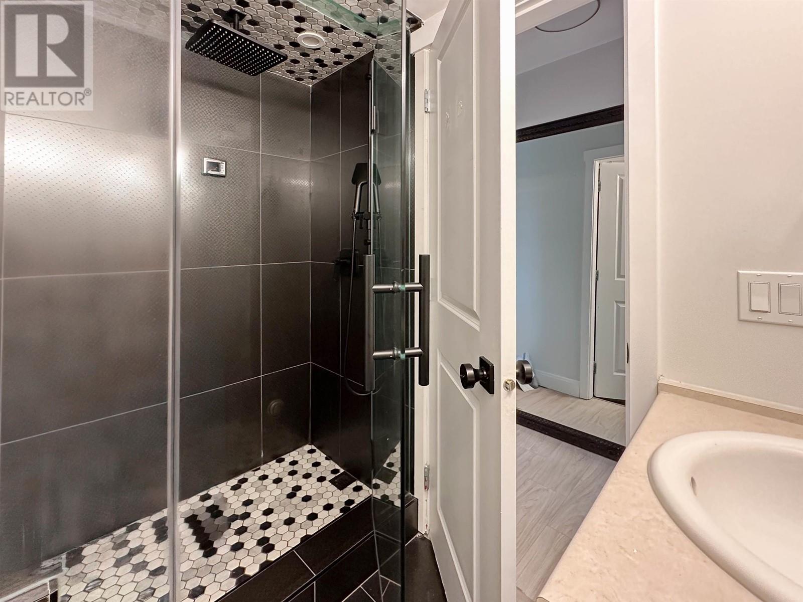 307 3132 Dayanee Springs Boulevard, Coquitlam, British Columbia  V3E 0B5 - Photo 7 - R2970545