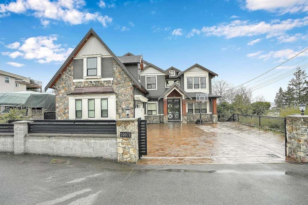 Property at 10975 130 STREET image 2