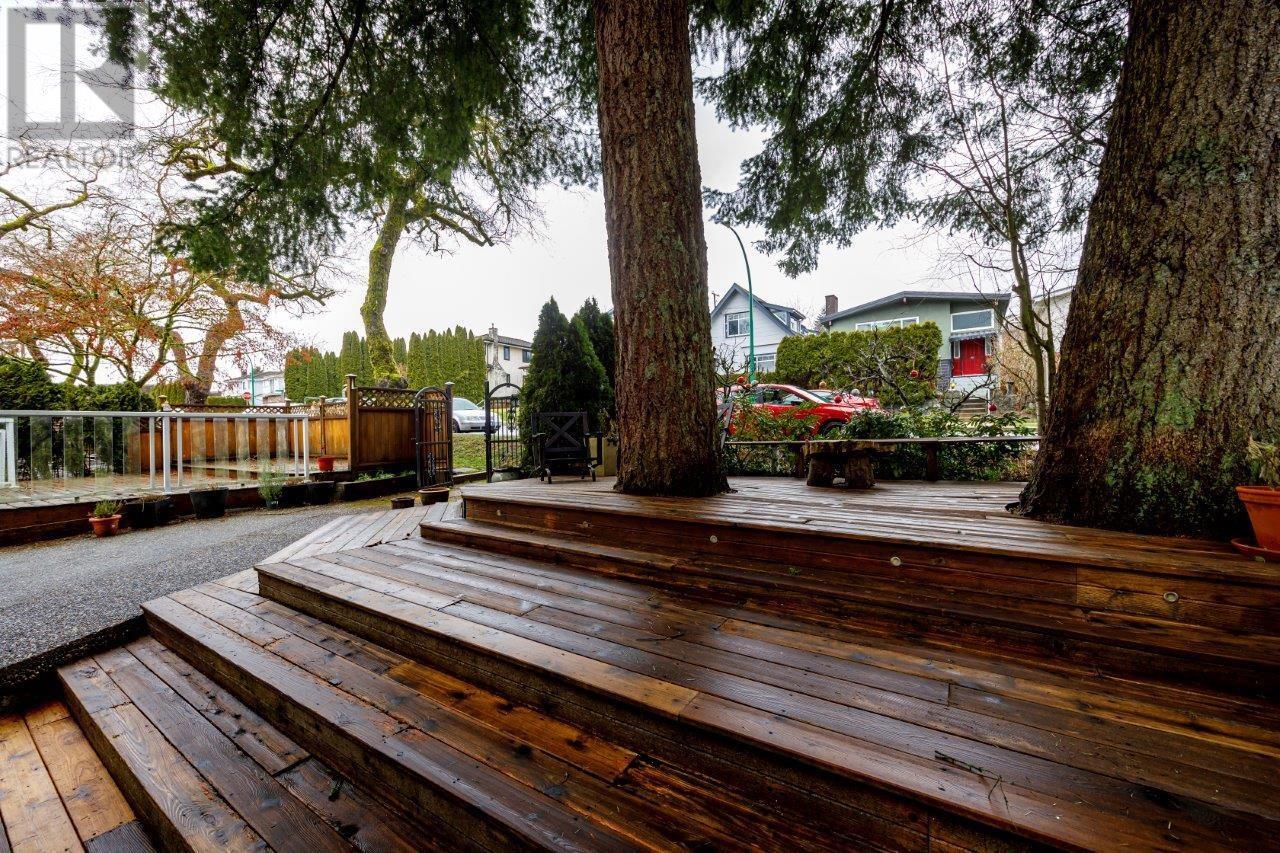 Listing Picture 31 of 39 : 26 N STRATFORD AVENUE, Burnaby / 本拿比 - 魯藝地產 Yvonne Lu Group - MLS Medallion Club Member