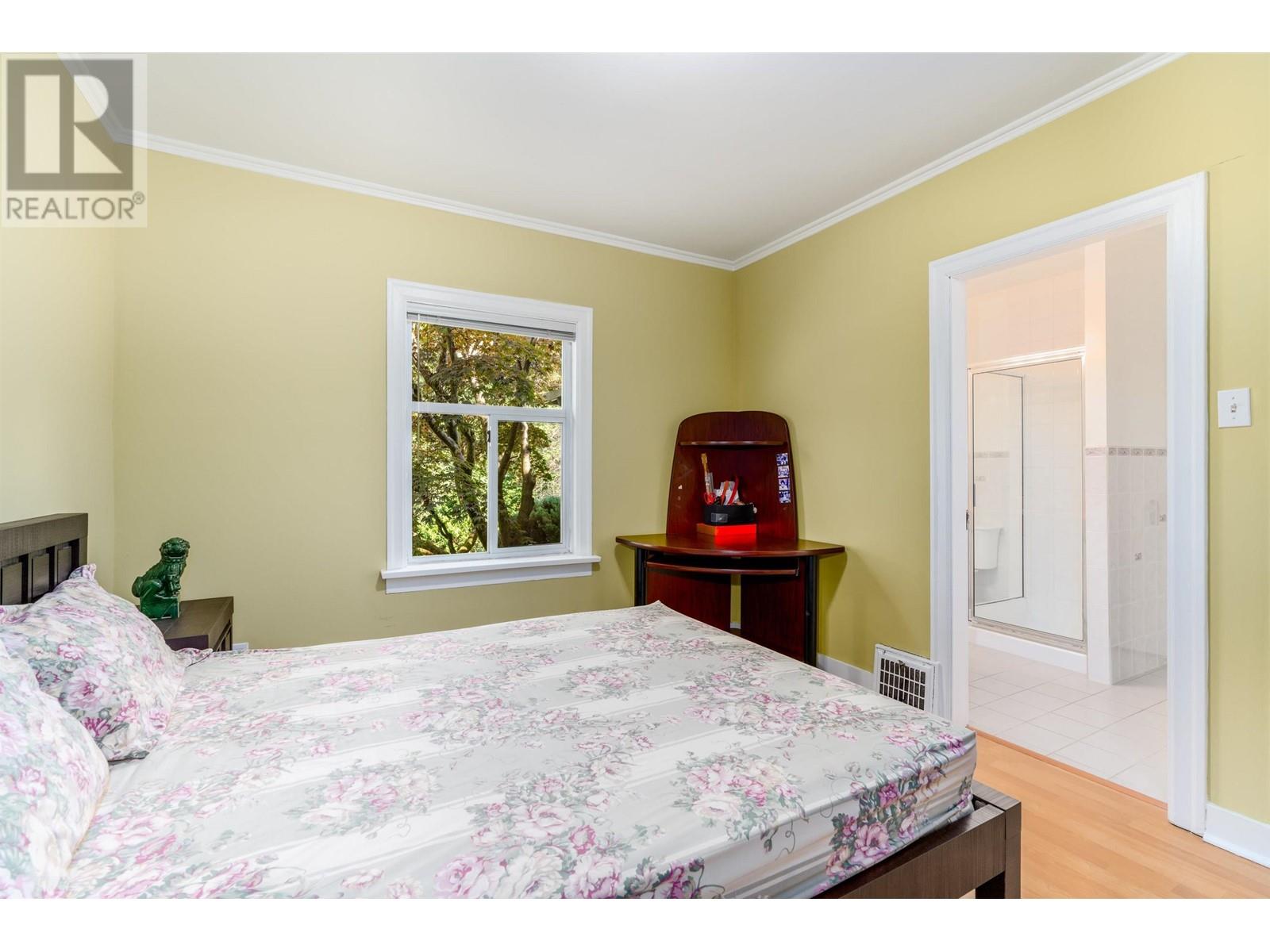 Listing Picture 17 of 23 : 5808 HOLLAND STREET, Vancouver / 溫哥華 - 魯藝地產 Yvonne Lu Group - MLS Medallion Club Member