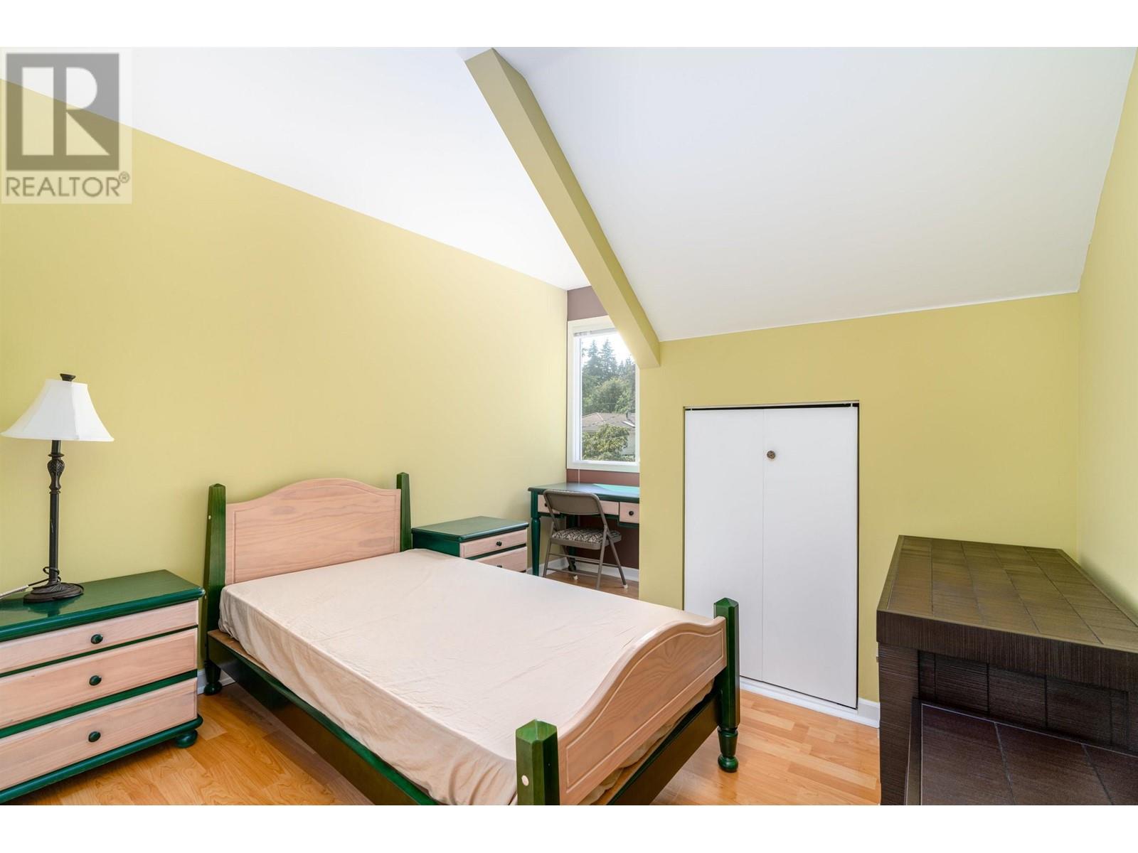 Listing Picture 14 of 23 : 5808 HOLLAND STREET, Vancouver / 溫哥華 - 魯藝地產 Yvonne Lu Group - MLS Medallion Club Member