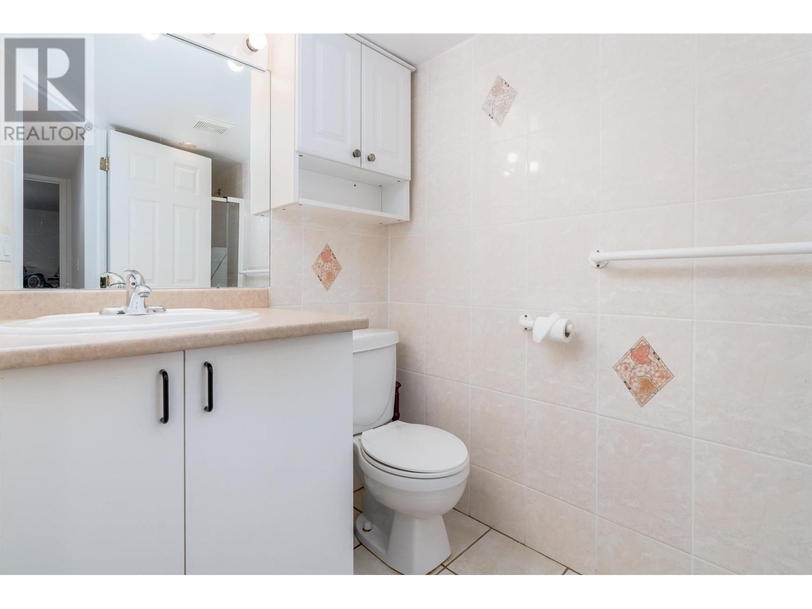 Listing Picture 6 of 23 : 5808 HOLLAND STREET, Vancouver / 溫哥華 - 魯藝地產 Yvonne Lu Group - MLS Medallion Club Member