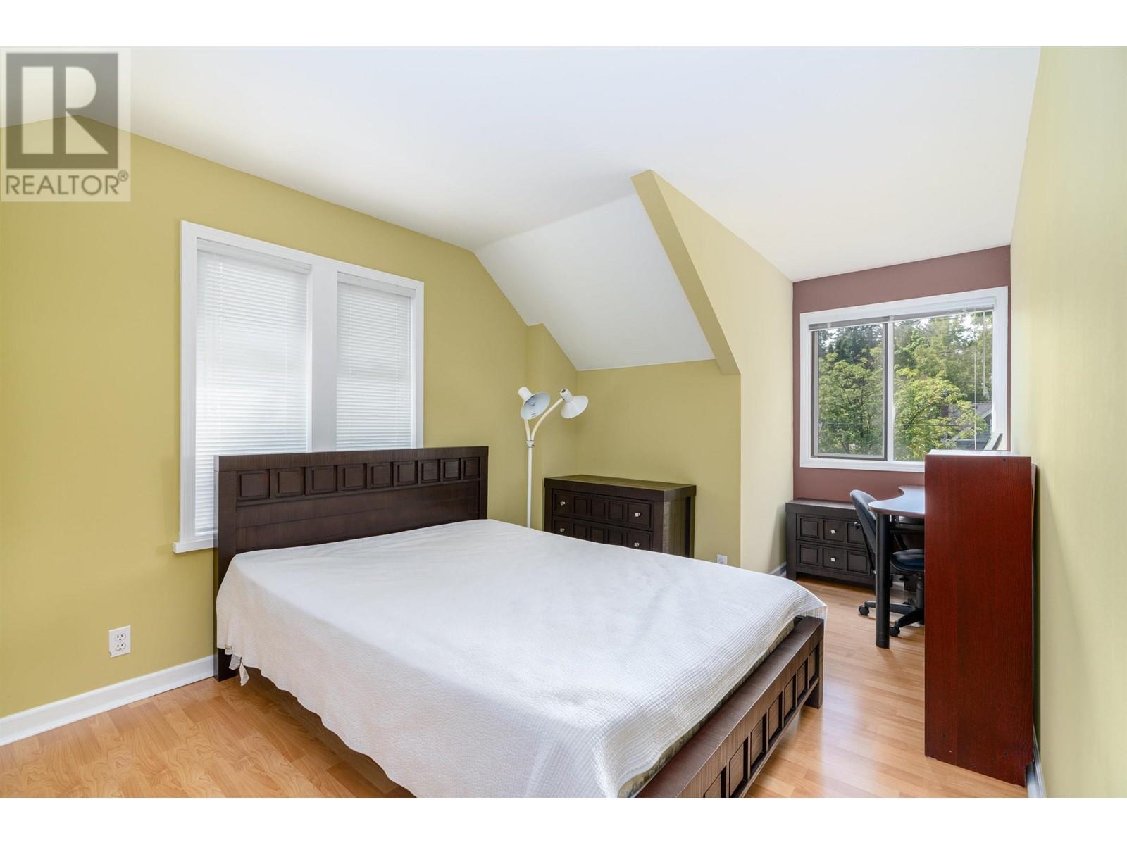 Listing Picture 15 of 23 : 5808 HOLLAND STREET, Vancouver / 溫哥華 - 魯藝地產 Yvonne Lu Group - MLS Medallion Club Member