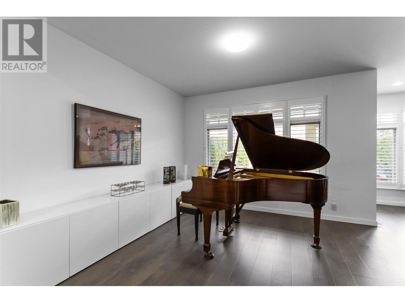 303 6505 3 Avenue, Delta, British Columbia  V4L 2N1 - Photo 5 - R2970565