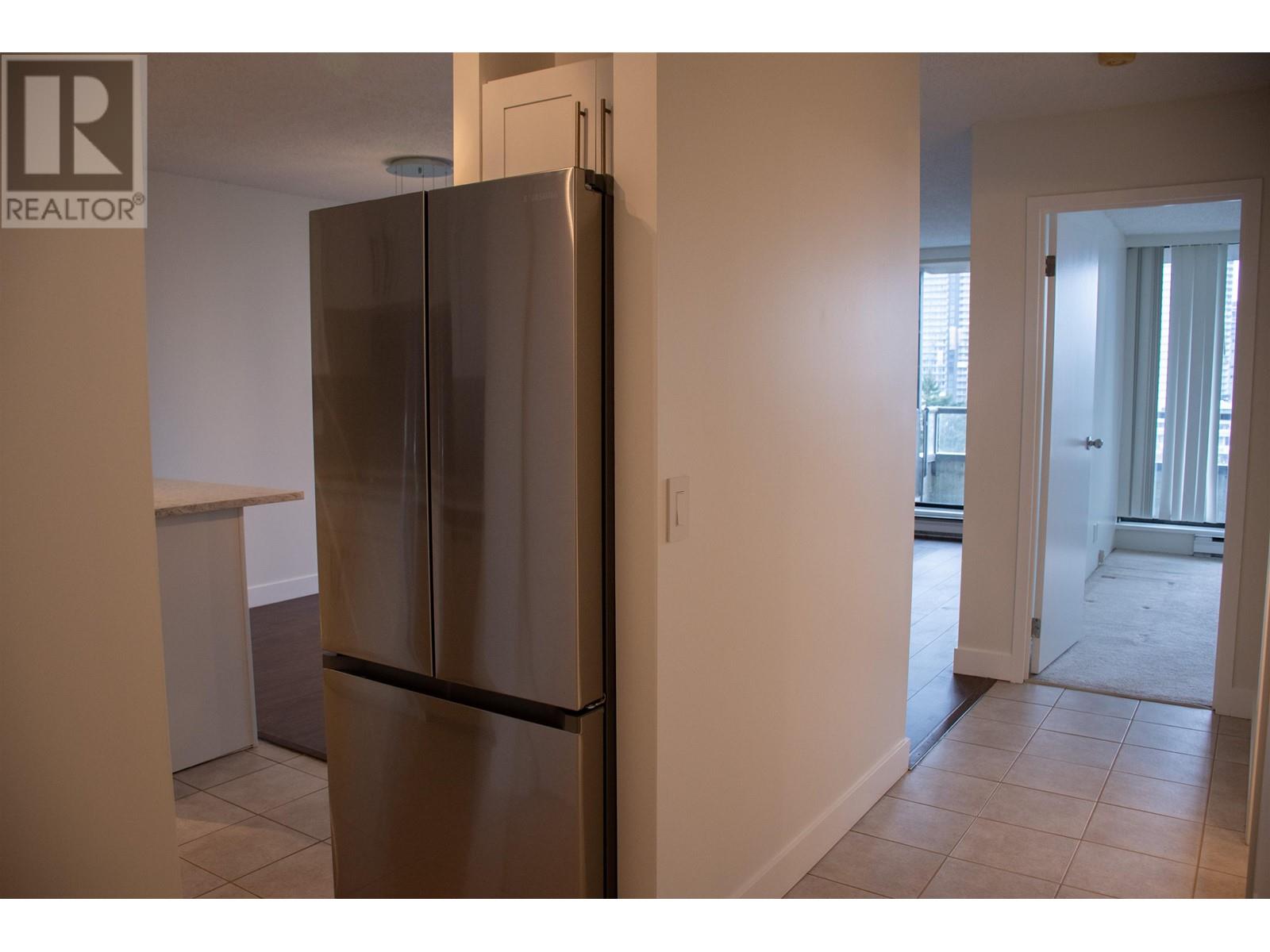 Listing Picture 13 of 23 : 1301 3970 CARRIGAN COURT, Burnaby / 本拿比 - 魯藝地產 Yvonne Lu Group - MLS Medallion Club Member