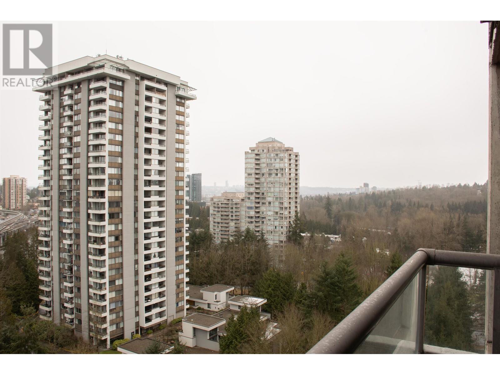 Listing Picture 4 of 23 : 1301 3970 CARRIGAN COURT, Burnaby / 本拿比 - 魯藝地產 Yvonne Lu Group - MLS Medallion Club Member