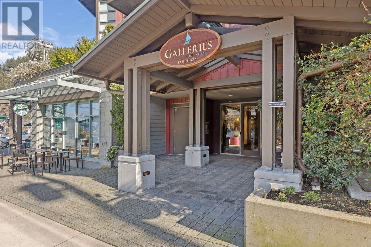 209 6688 Royal Avenue, West Vancouver, British Columbia  V7W 2B9 - Photo 2 - R2970570