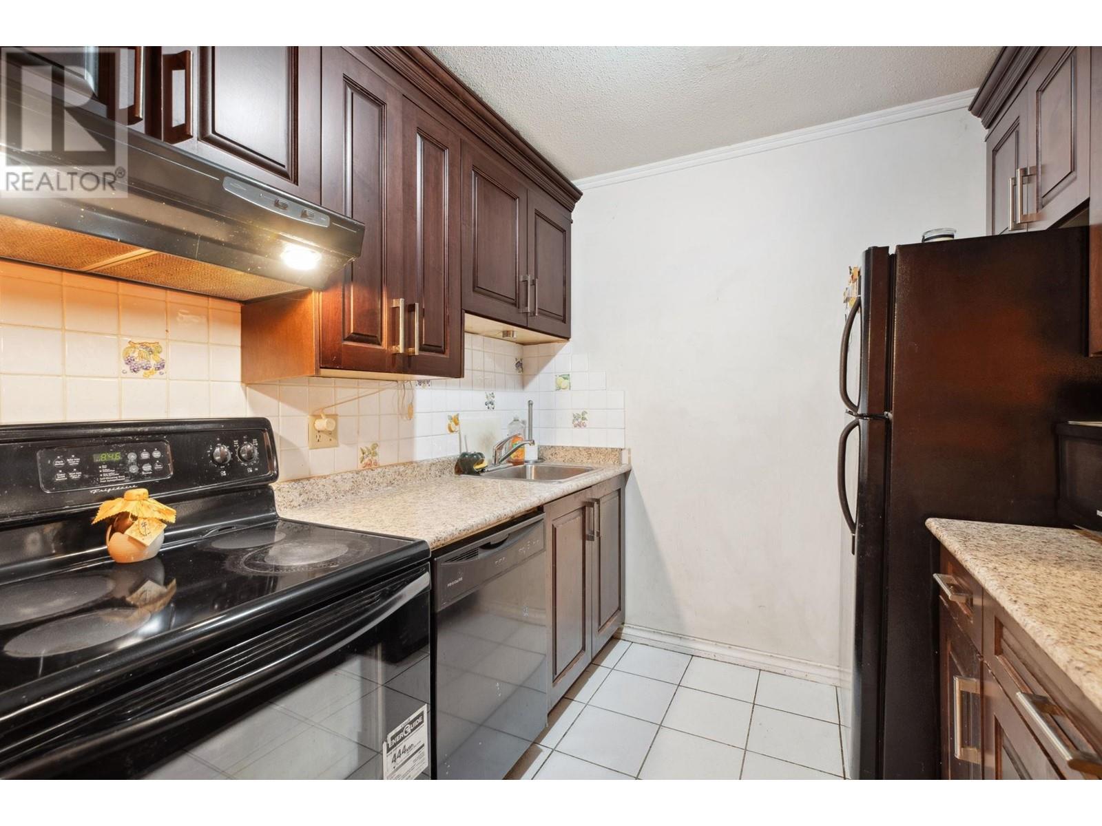 Listing Picture 15 of 25 : 217 8291 PARK ROAD, Richmond / 烈治文 - 魯藝地產 Yvonne Lu Group - MLS Medallion Club Member