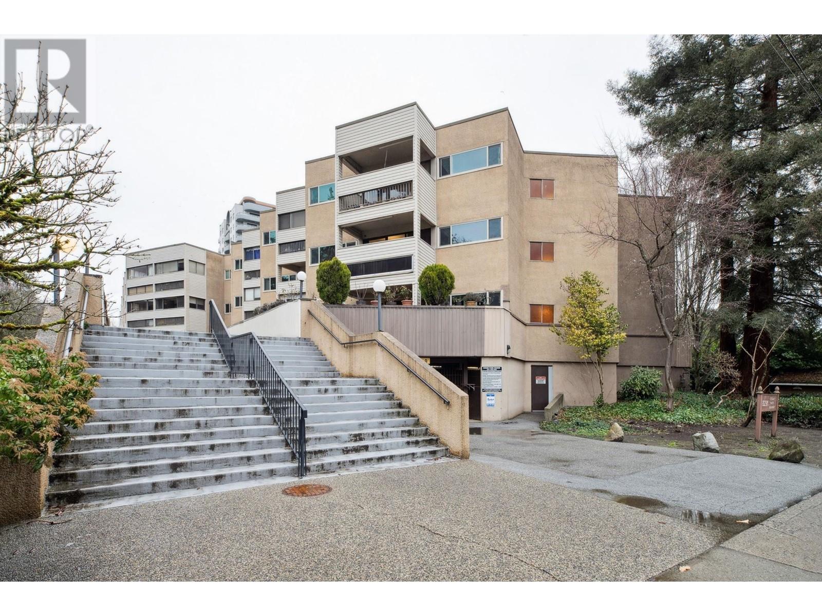 Listing Picture 2 of 25 : 217 8291 PARK ROAD, Richmond / 烈治文 - 魯藝地產 Yvonne Lu Group - MLS Medallion Club Member