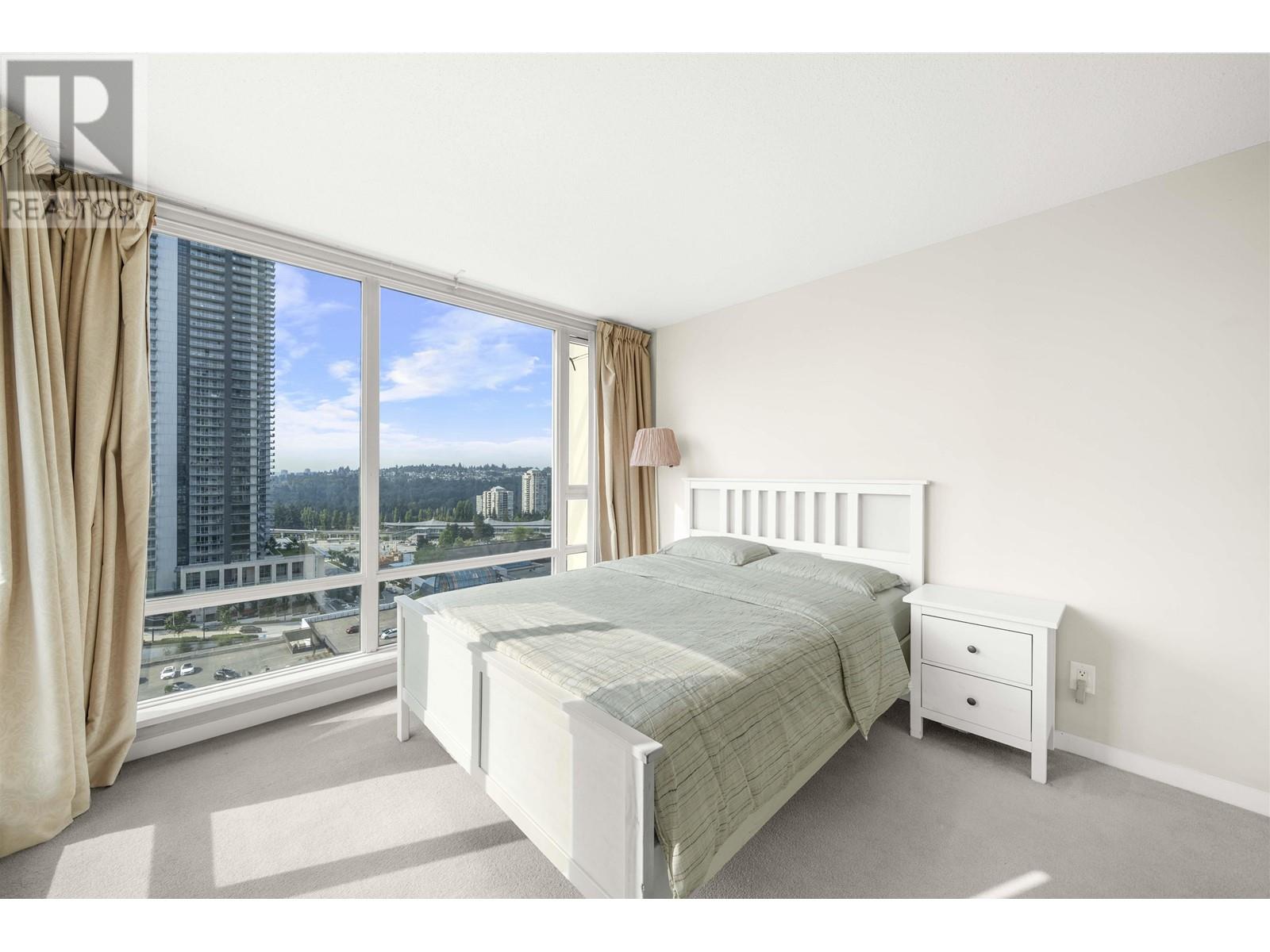 Listing Picture 12 of 35 : 1108 9888 CAMERON STREET, Burnaby / 本拿比 - 魯藝地產 Yvonne Lu Group - MLS Medallion Club Member