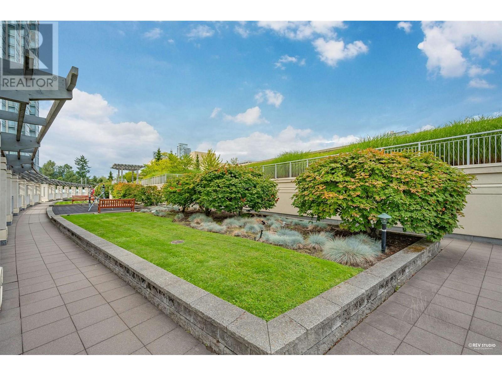 Listing Picture 33 of 35 : 1108 9888 CAMERON STREET, Burnaby / 本拿比 - 魯藝地產 Yvonne Lu Group - MLS Medallion Club Member