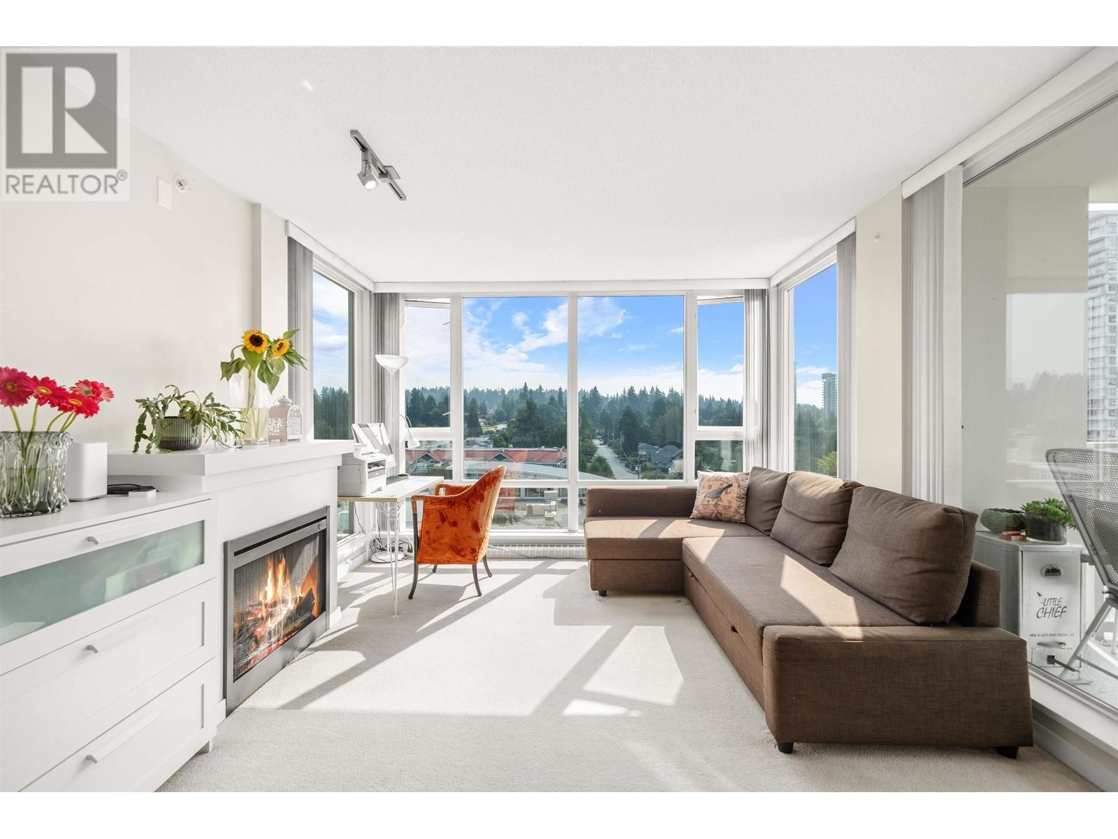 Listing Picture 7 of 35 : 1108 9888 CAMERON STREET, Burnaby / 本拿比 - 魯藝地產 Yvonne Lu Group - MLS Medallion Club Member