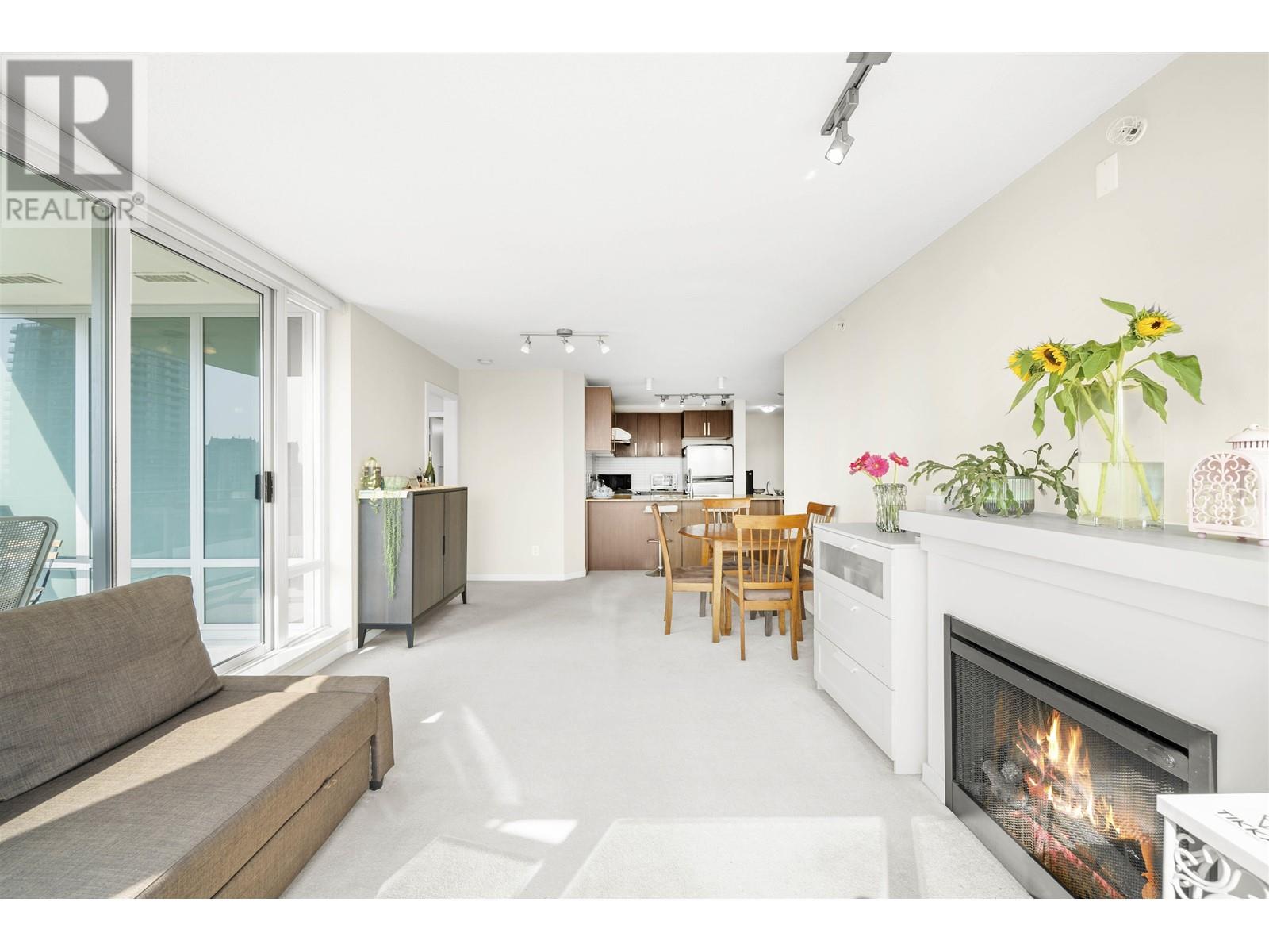 Listing Picture 8 of 35 : 1108 9888 CAMERON STREET, Burnaby / 本拿比 - 魯藝地產 Yvonne Lu Group - MLS Medallion Club Member