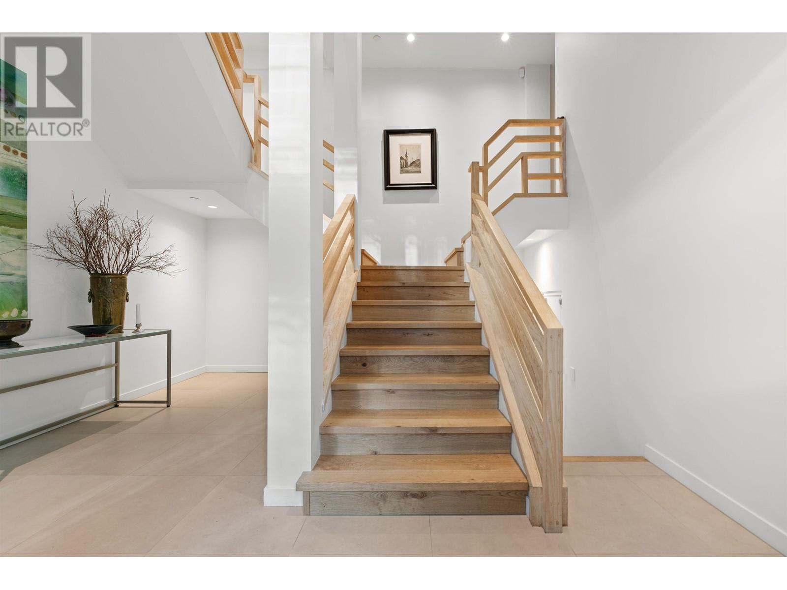 4125 Burkeridge Place, West Vancouver, British Columbia  V7V 3N1 - Photo 3 - R2970594