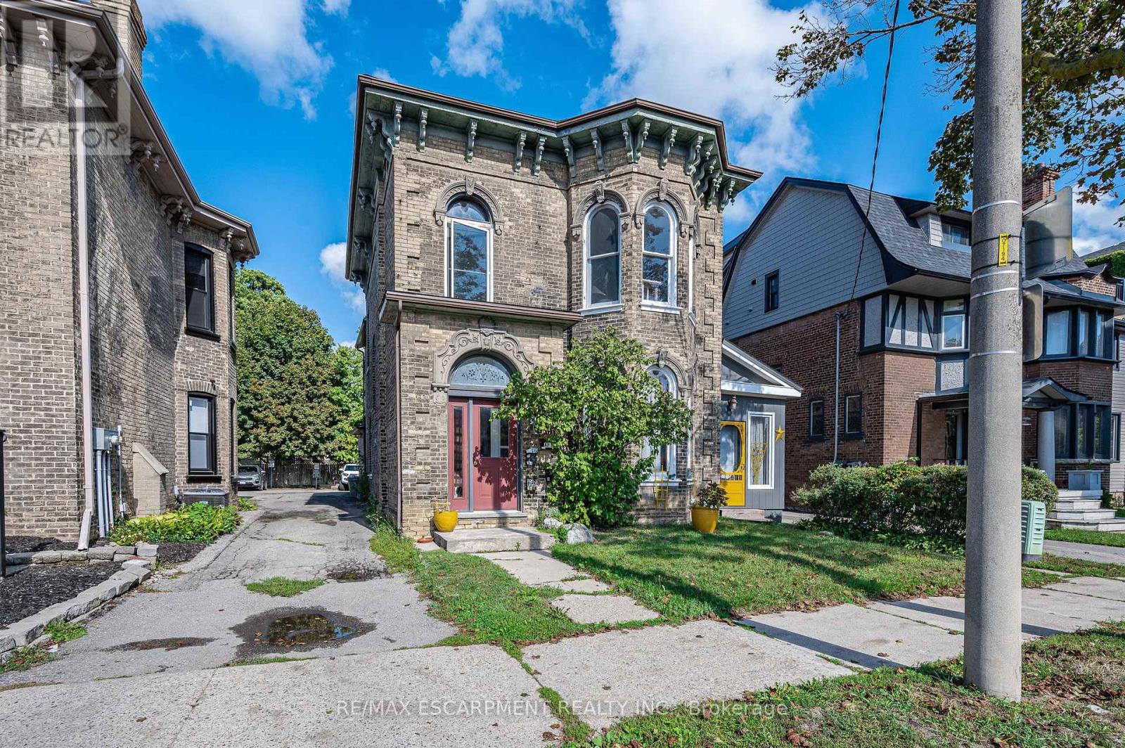 Property at 153 BRANT AVENUE image 2
