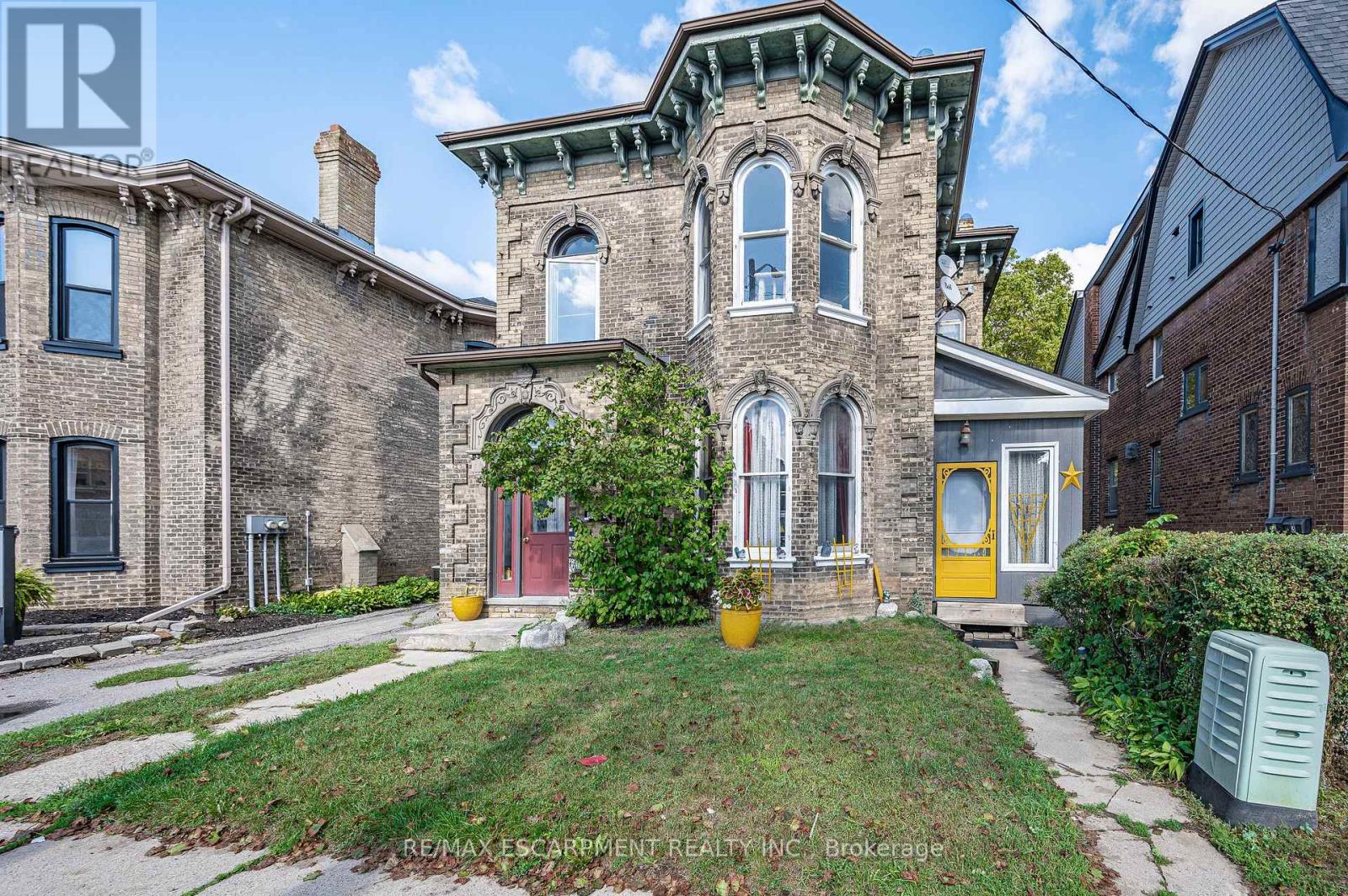 Property at 153 BRANT AVENUE image 4