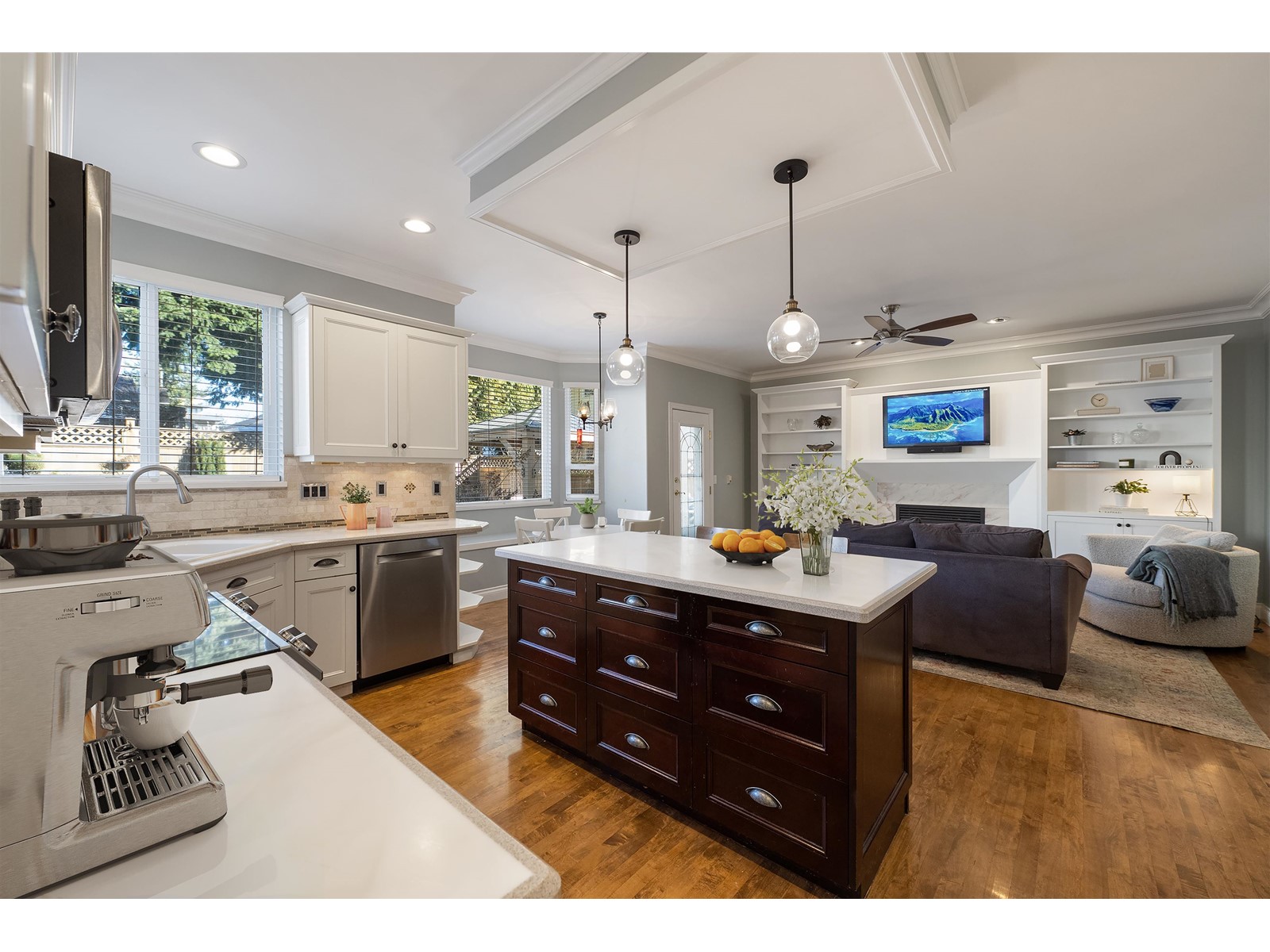 Property at 14027 BLACKBURN AVENUE image 5