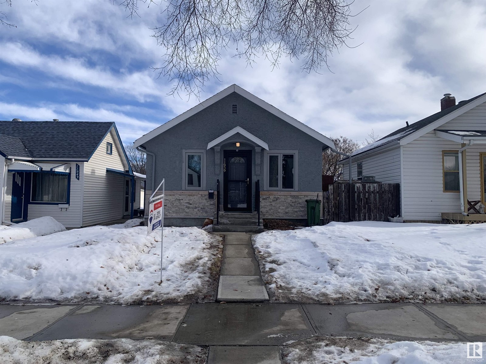 Property at 11939 63 ST NW image 1