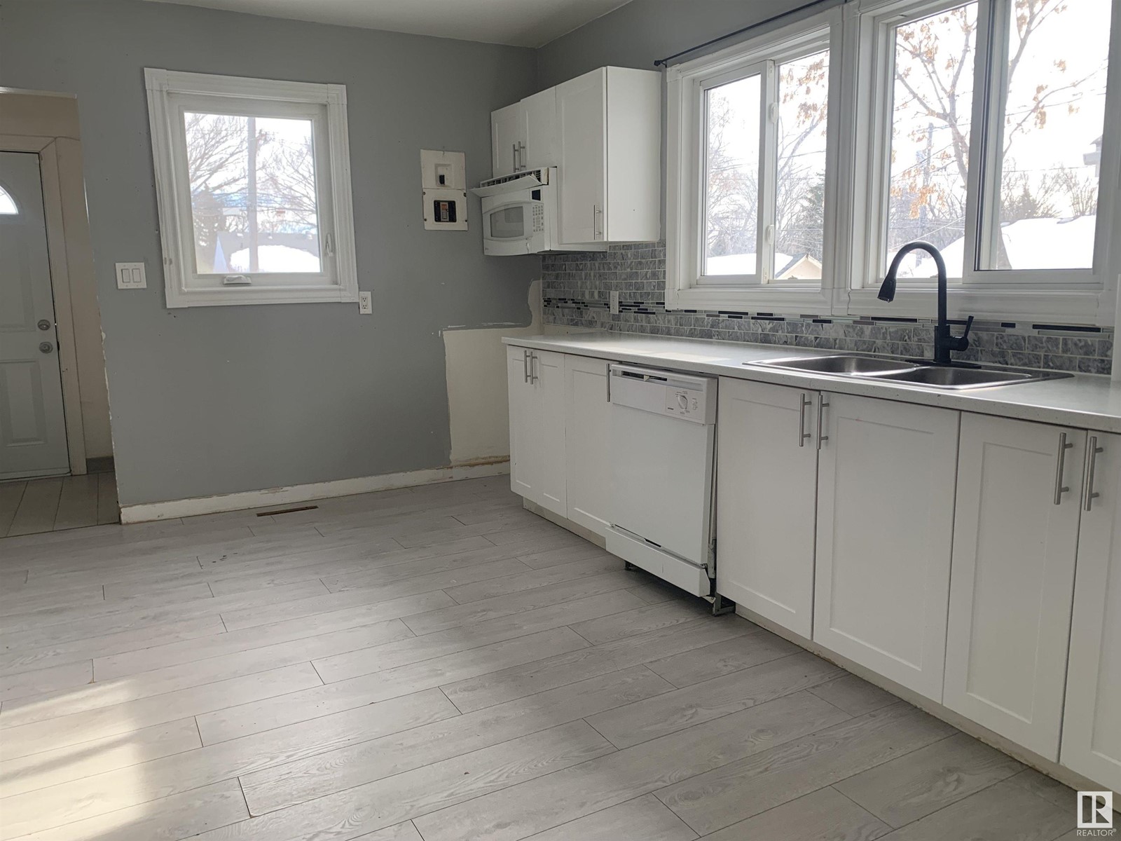 Property at 11939 63 ST NW image 5