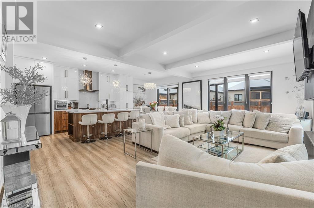 Property at 14 WILLOWBROOK Drive image 4