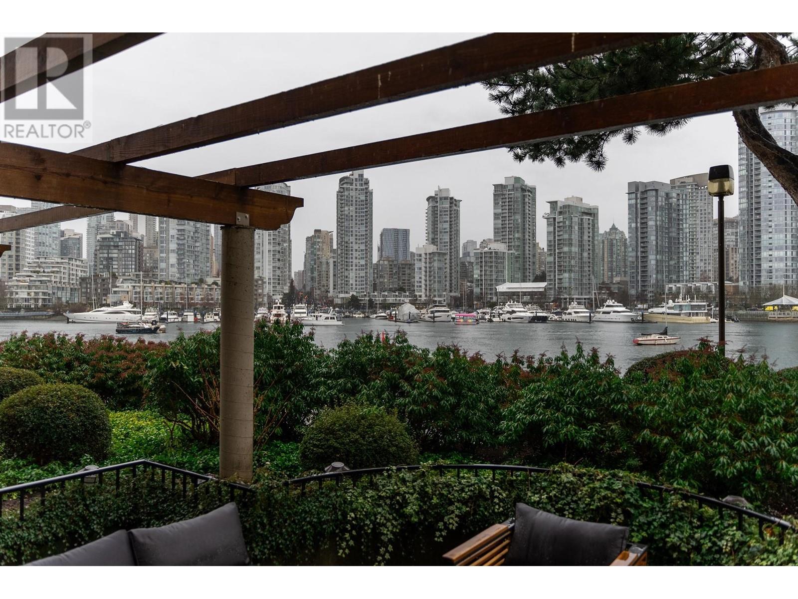 Listing Picture 32 of 40 : 111 1859 SPYGLASS PLACE, Vancouver / 溫哥華 - 魯藝地產 Yvonne Lu Group - MLS Medallion Club Member