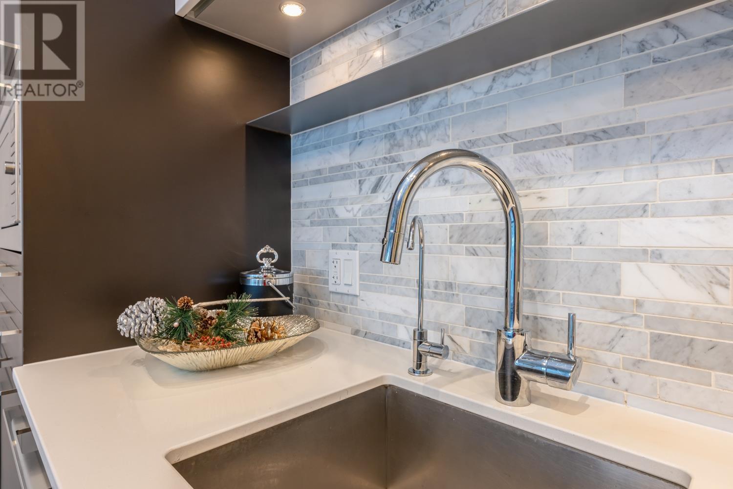 2406 8031 Nunavut Lane, Vancouver, British Columbia  V5X 0C9 - Photo 3 - R2970119