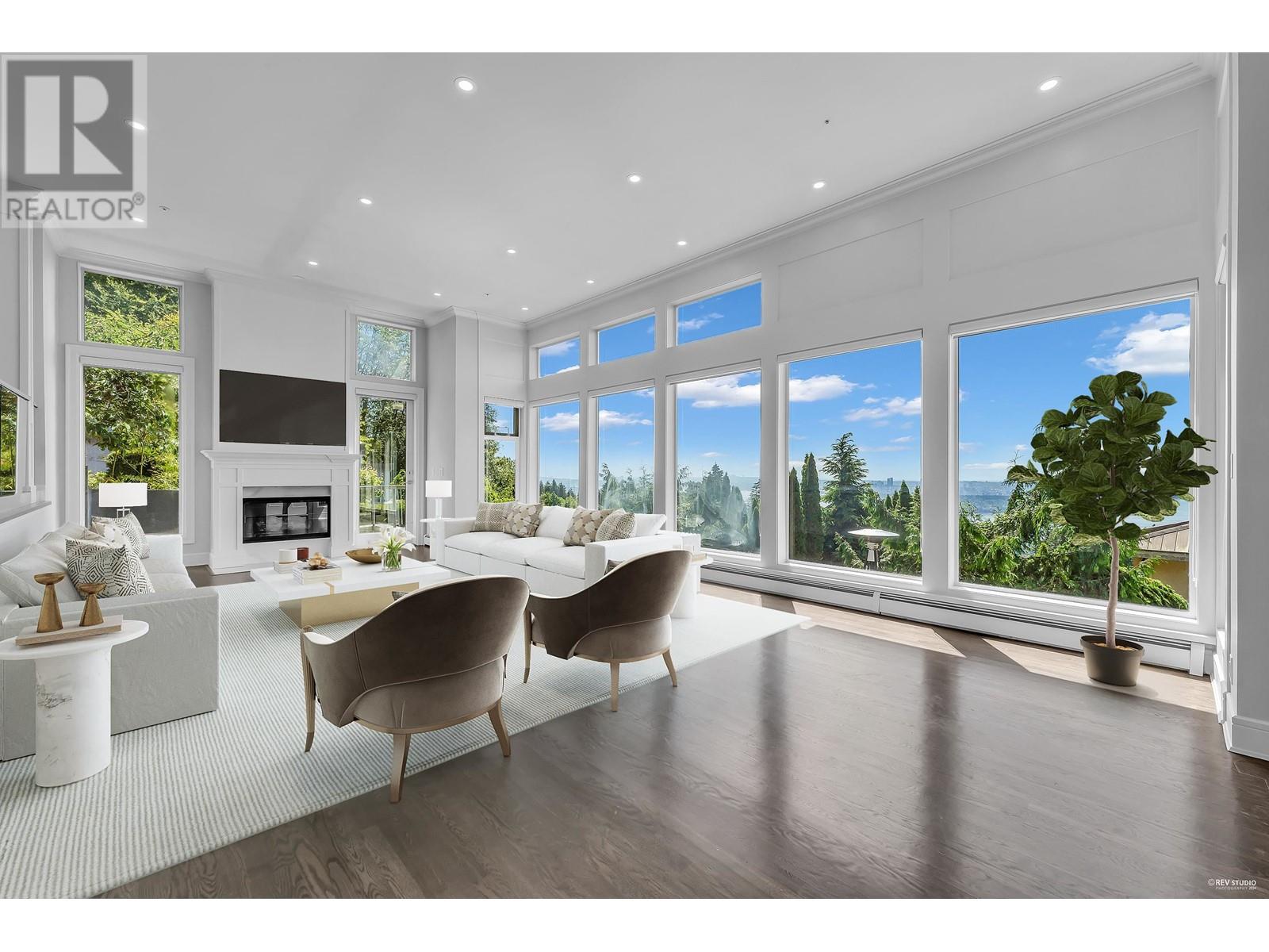 Property at 2611 WESTHILL WAY image 3