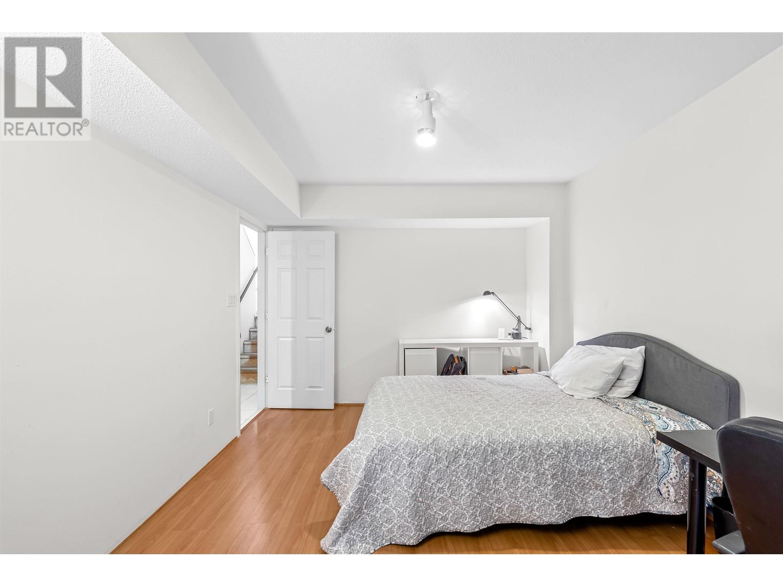 Listing Picture 11 of 19 : 11 8751 BENNETT ROAD, Richmond / 烈治文 - 魯藝地產 Yvonne Lu Group - MLS Medallion Club Member