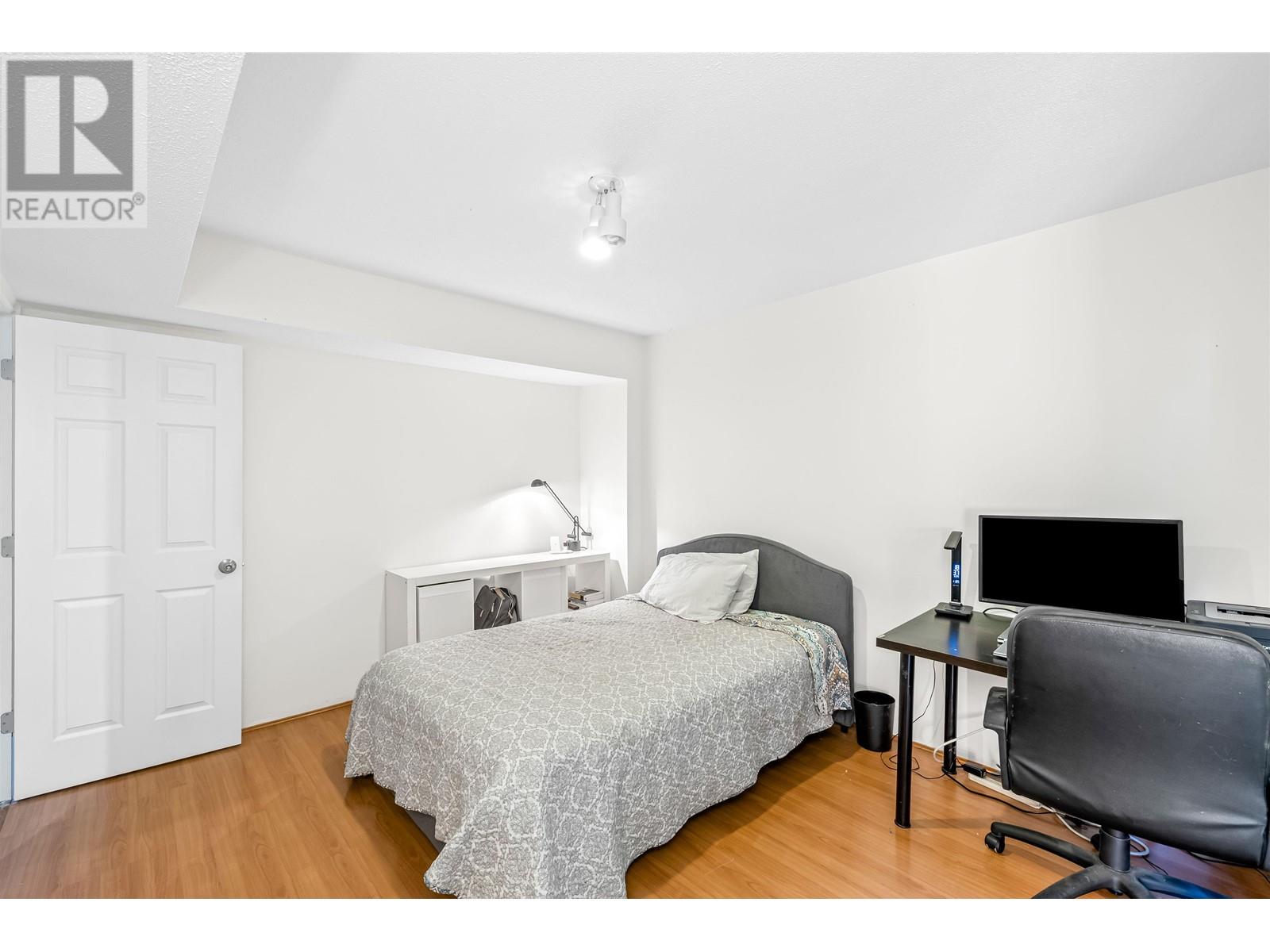 Listing Picture 10 of 19 : 11 8751 BENNETT ROAD, Richmond / 烈治文 - 魯藝地產 Yvonne Lu Group - MLS Medallion Club Member