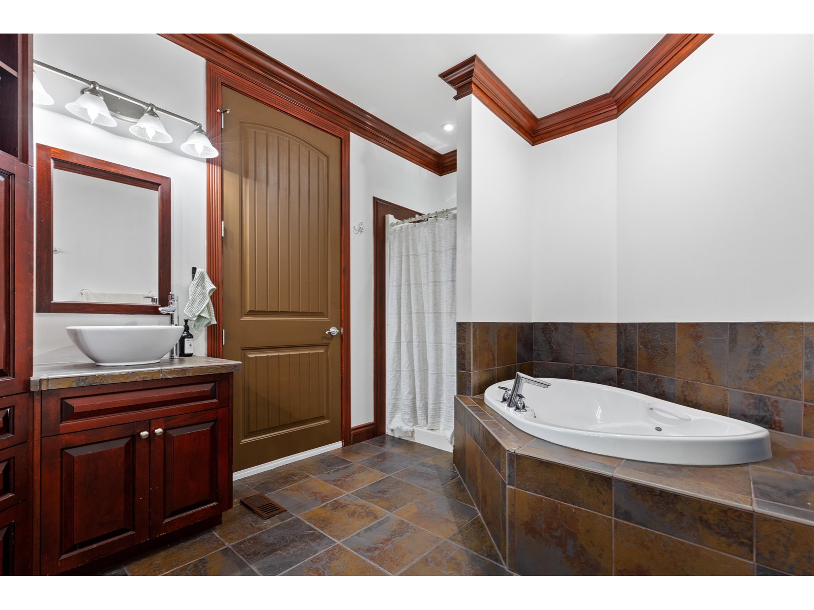 19695 71 Avenue, Langley, British Columbia  V2Y 2Z7 - Photo 18 - R2970043