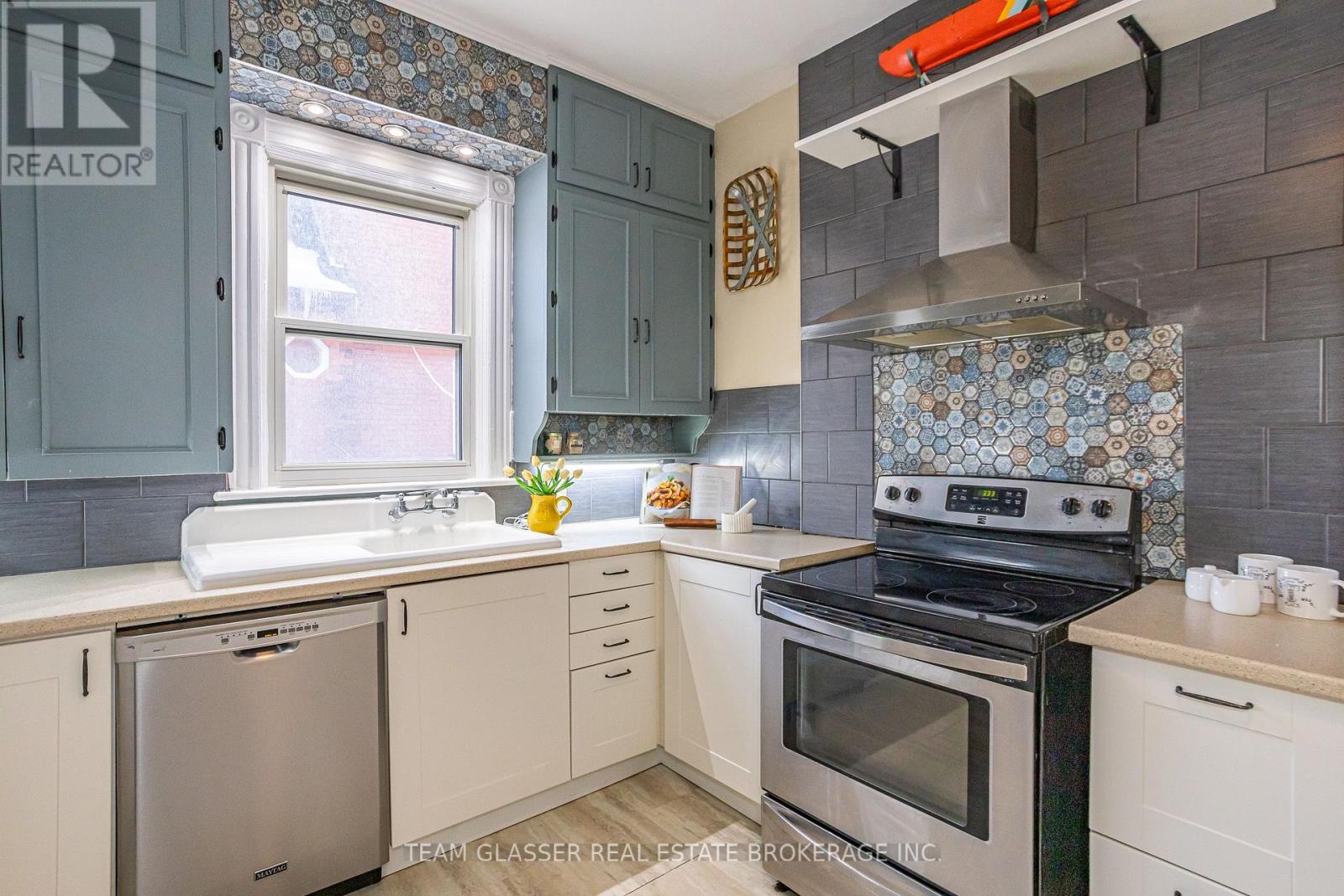 Photo 19 of 46 for 71 Southwick Street