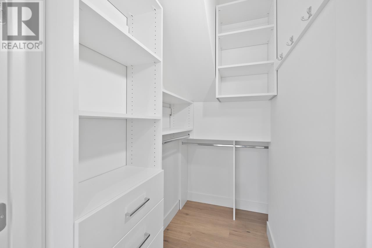 Listing Picture 25 of 33 : 1127 E 15TH AVENUE, Vancouver / 溫哥華 - 魯藝地產 Yvonne Lu Group - MLS Medallion Club Member