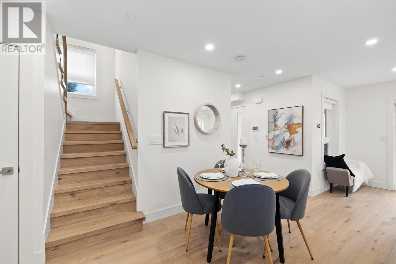 Listing Picture 8 of 33 : 1127 E 15TH AVENUE, Vancouver / 溫哥華 - 魯藝地產 Yvonne Lu Group - MLS Medallion Club Member