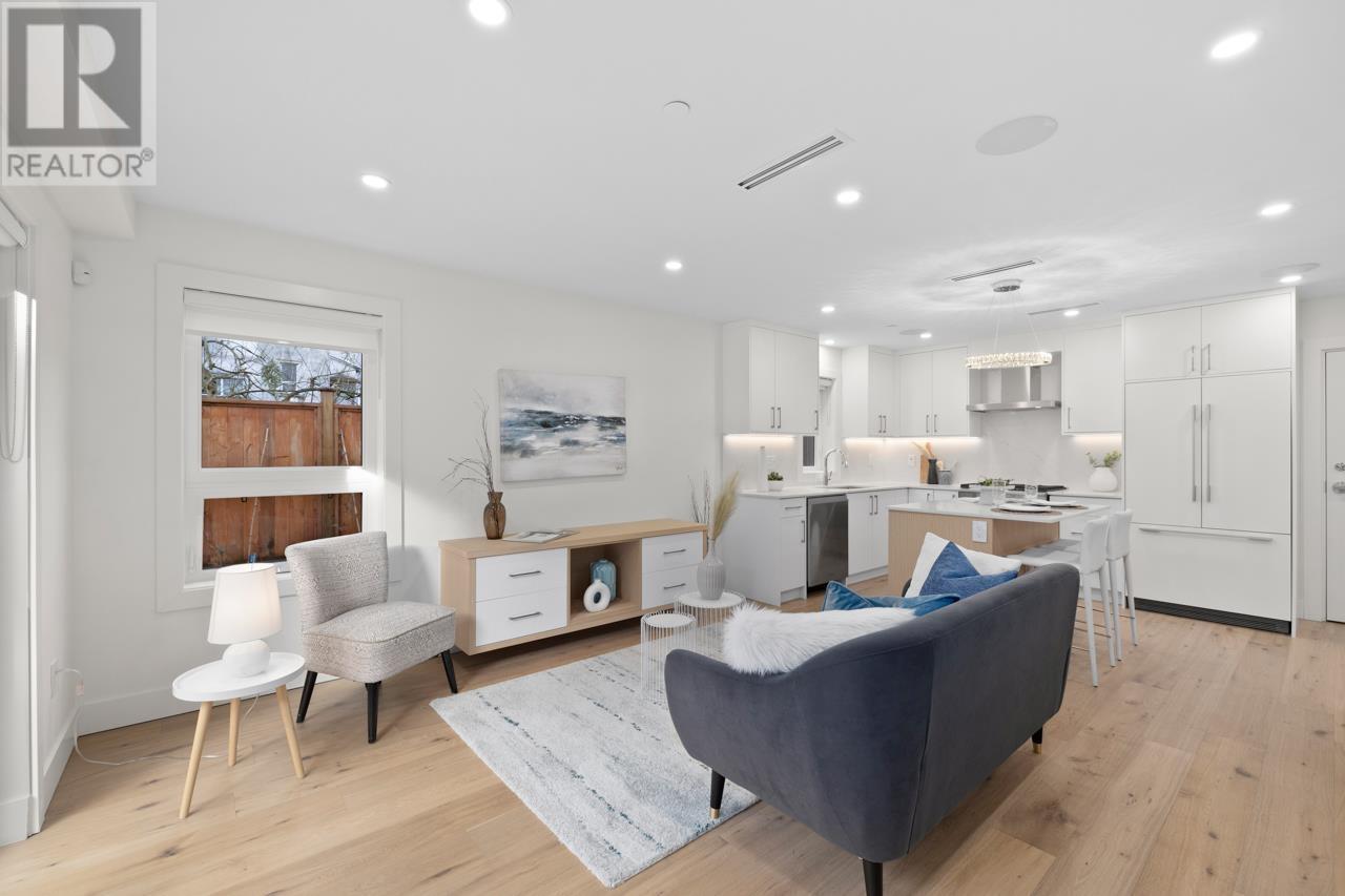 Listing Picture 4 of 33 : 1127 E 15TH AVENUE, Vancouver / 溫哥華 - 魯藝地產 Yvonne Lu Group - MLS Medallion Club Member