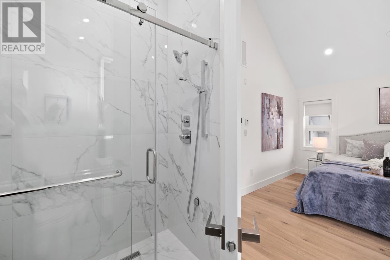 Listing Picture 27 of 33 : 1127 E 15TH AVENUE, Vancouver / 溫哥華 - 魯藝地產 Yvonne Lu Group - MLS Medallion Club Member