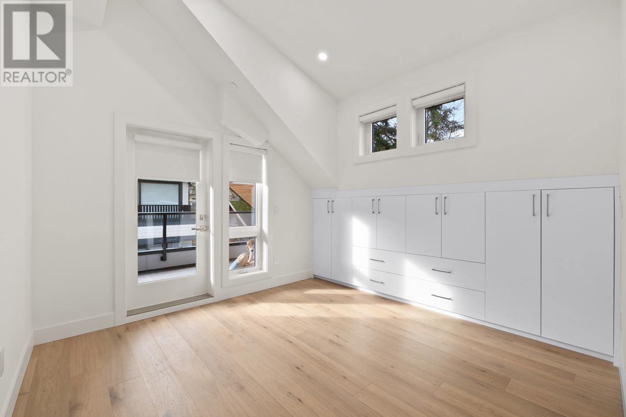 Listing Picture 14 of 33 : 1127 E 15TH AVENUE, Vancouver / 溫哥華 - 魯藝地產 Yvonne Lu Group - MLS Medallion Club Member