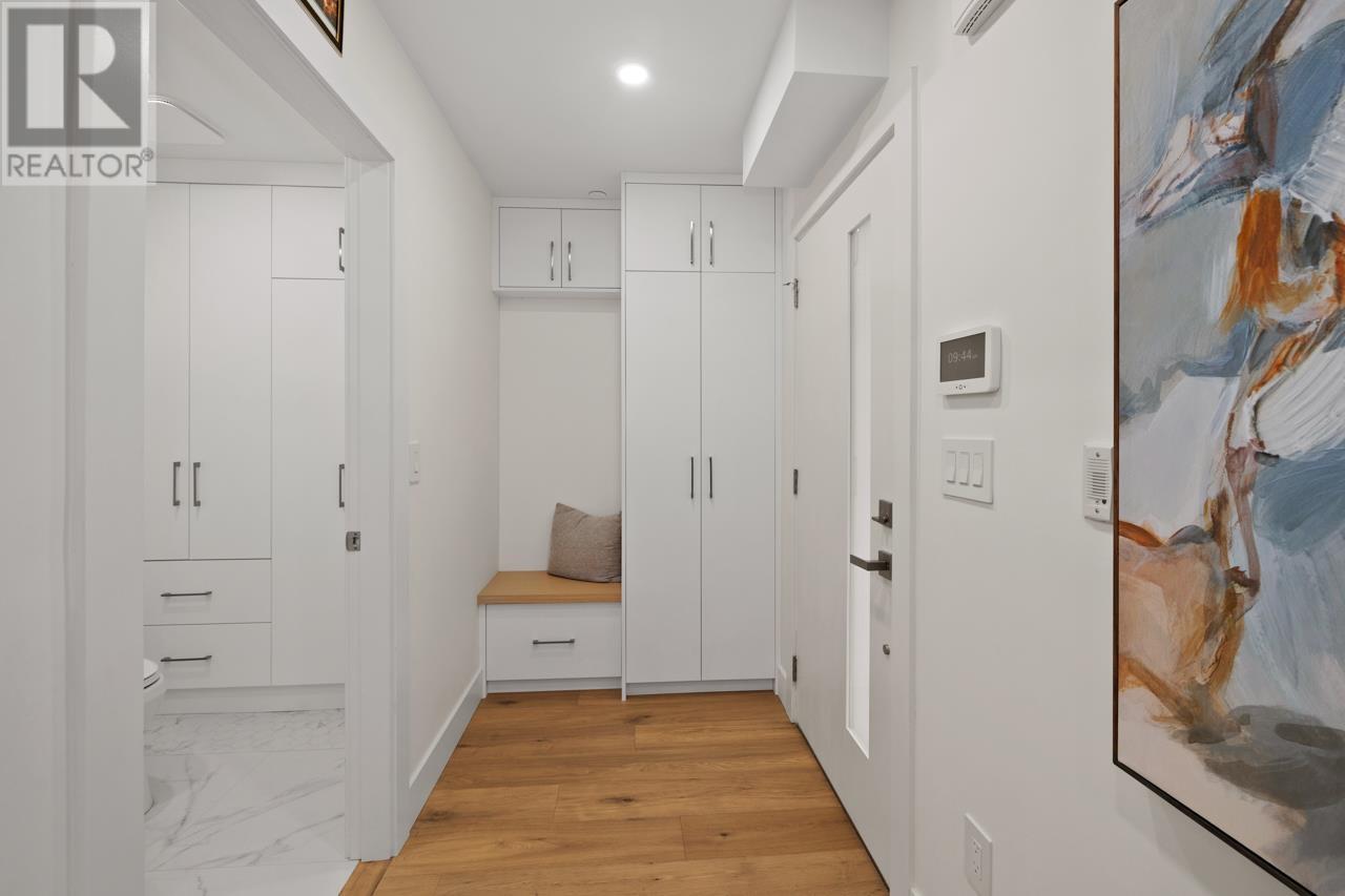 Listing Picture 12 of 33 : 1127 E 15TH AVENUE, Vancouver / 溫哥華 - 魯藝地產 Yvonne Lu Group - MLS Medallion Club Member