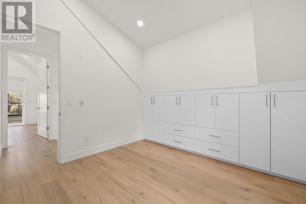 Listing Picture 19 of 33 : 1127 E 15TH AVENUE, Vancouver / 溫哥華 - 魯藝地產 Yvonne Lu Group - MLS Medallion Club Member