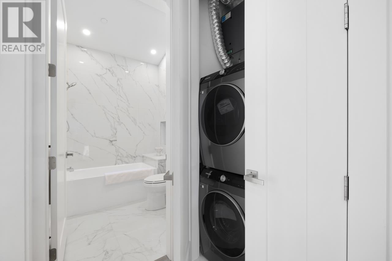 Listing Picture 21 of 33 : 1127 E 15TH AVENUE, Vancouver / 溫哥華 - 魯藝地產 Yvonne Lu Group - MLS Medallion Club Member