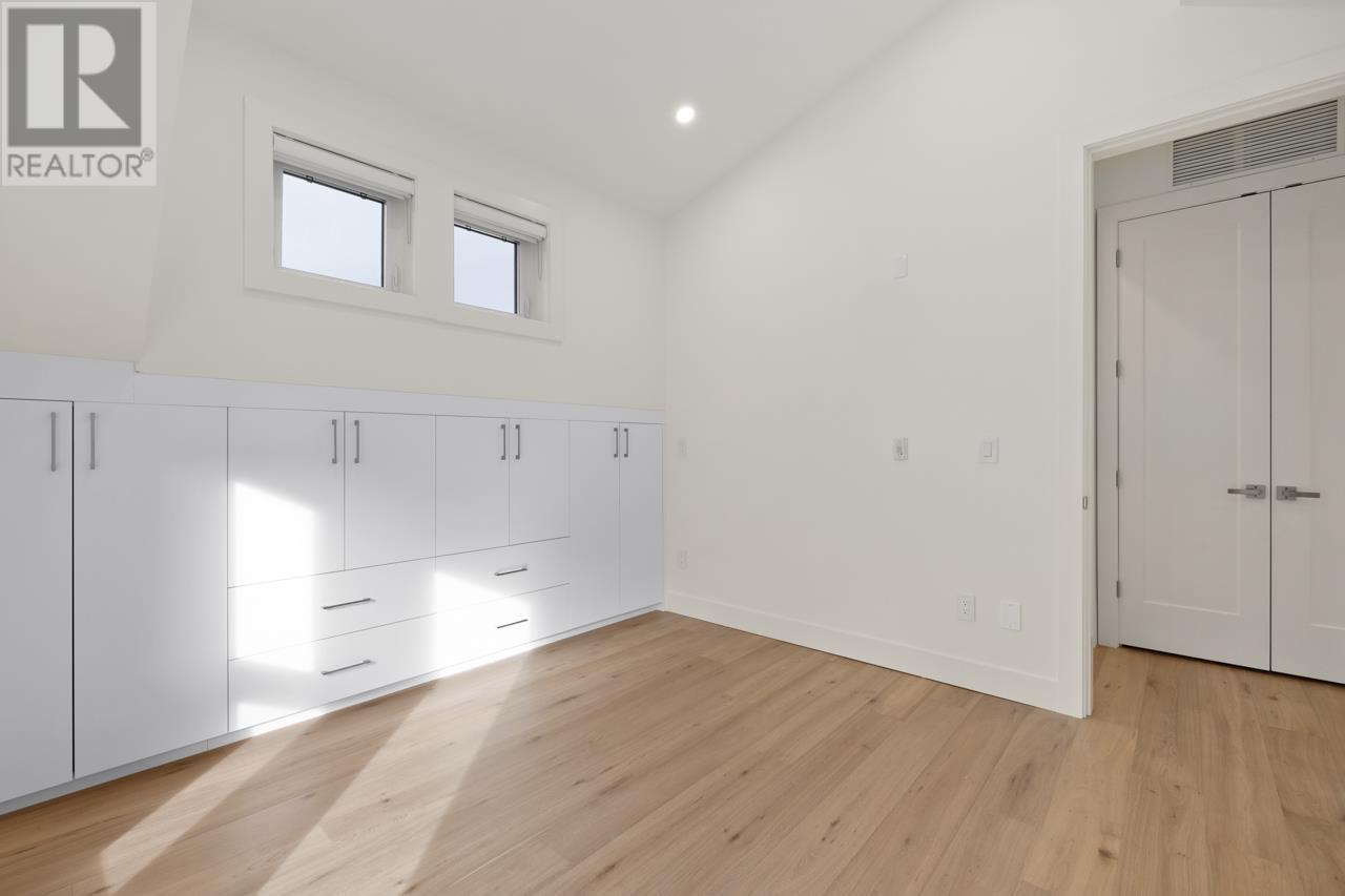 Listing Picture 15 of 33 : 1127 E 15TH AVENUE, Vancouver / 溫哥華 - 魯藝地產 Yvonne Lu Group - MLS Medallion Club Member