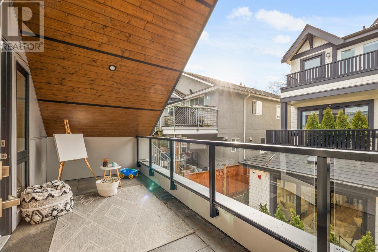 Listing Picture 17 of 33 : 1127 E 15TH AVENUE, Vancouver / 溫哥華 - 魯藝地產 Yvonne Lu Group - MLS Medallion Club Member