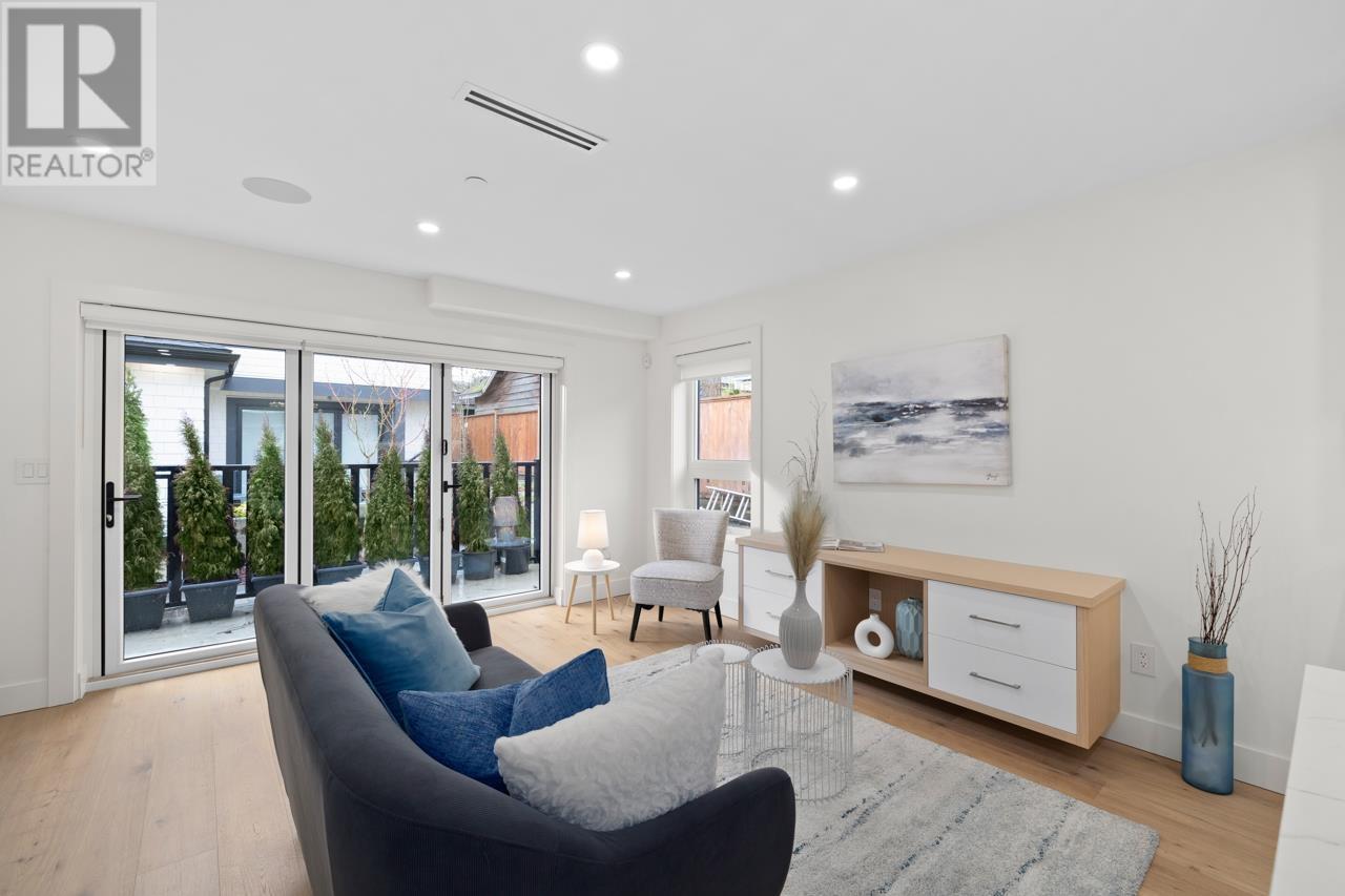 Listing Picture 3 of 33 : 1127 E 15TH AVENUE, Vancouver / 溫哥華 - 魯藝地產 Yvonne Lu Group - MLS Medallion Club Member