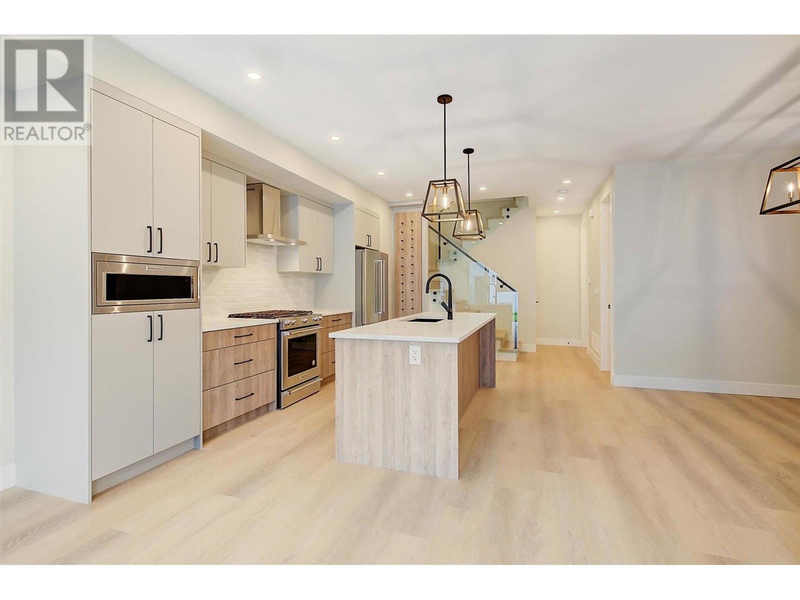 Property at 839 Lawson Avenue Unit# 4 image 3