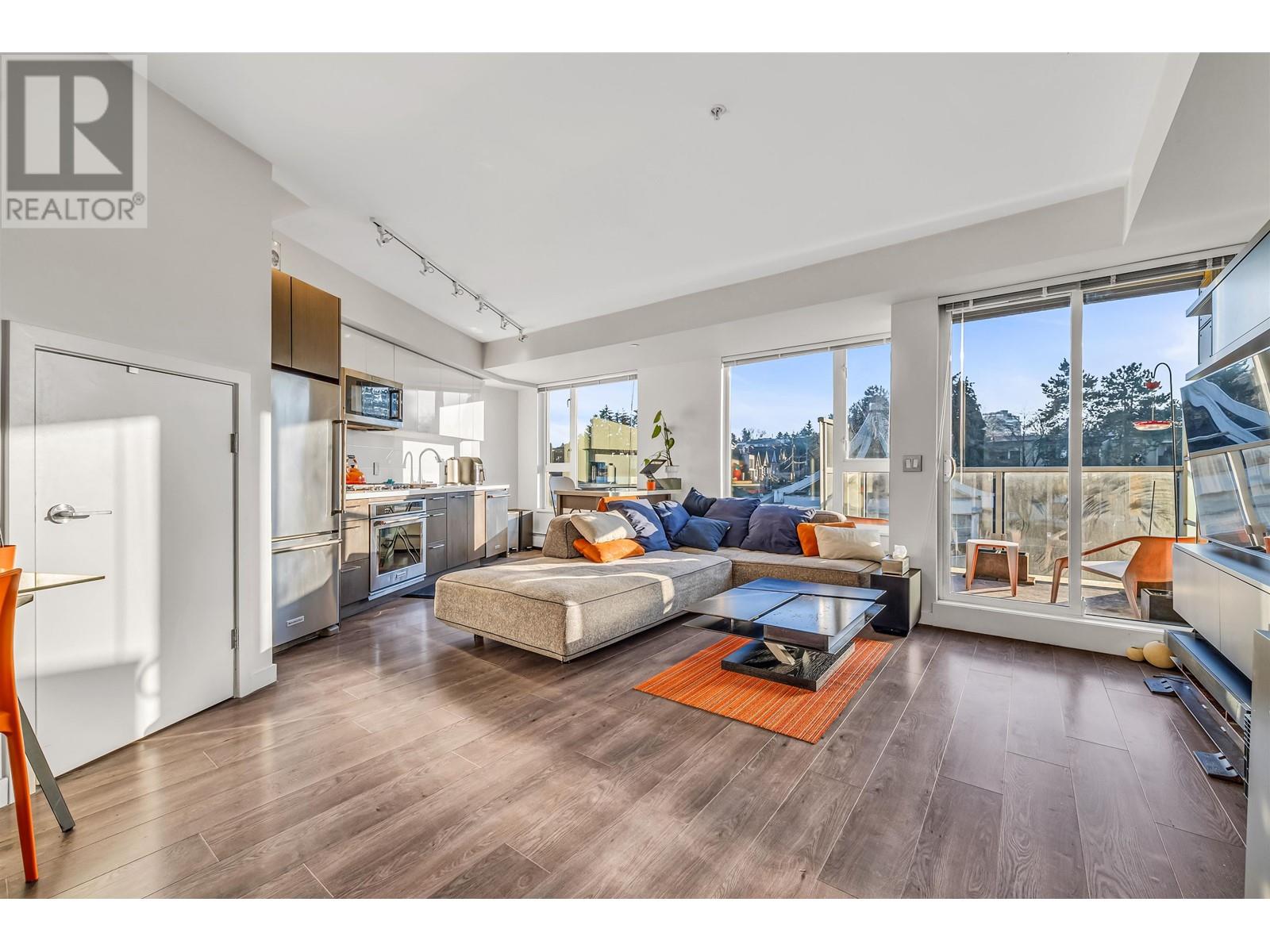 607 417 GREAT NORTHERN WAY, Vancouver